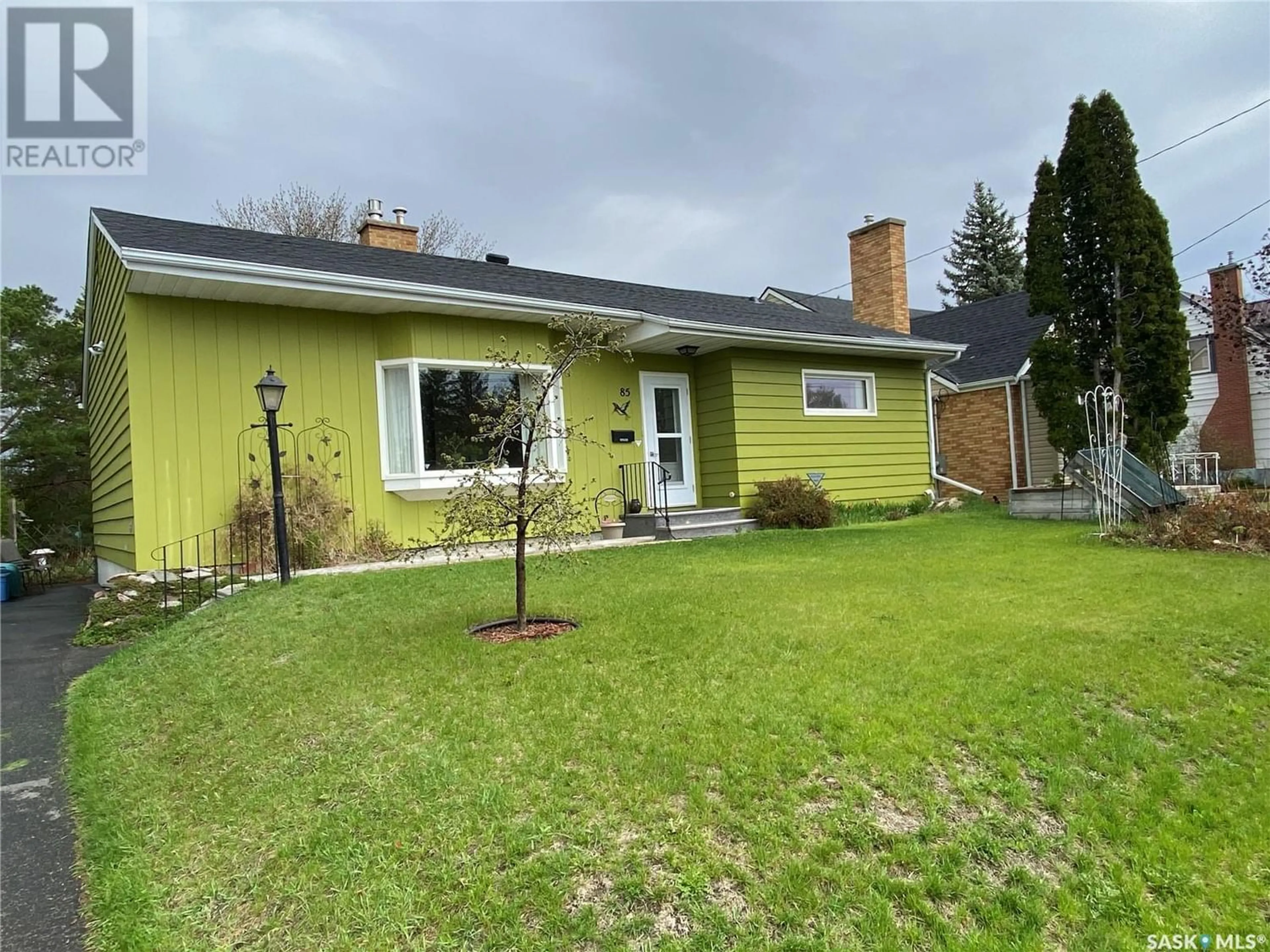 Frontside or backside of a home for 85 Logan CRESCENT E, Yorkton Saskatchewan S3N0V4