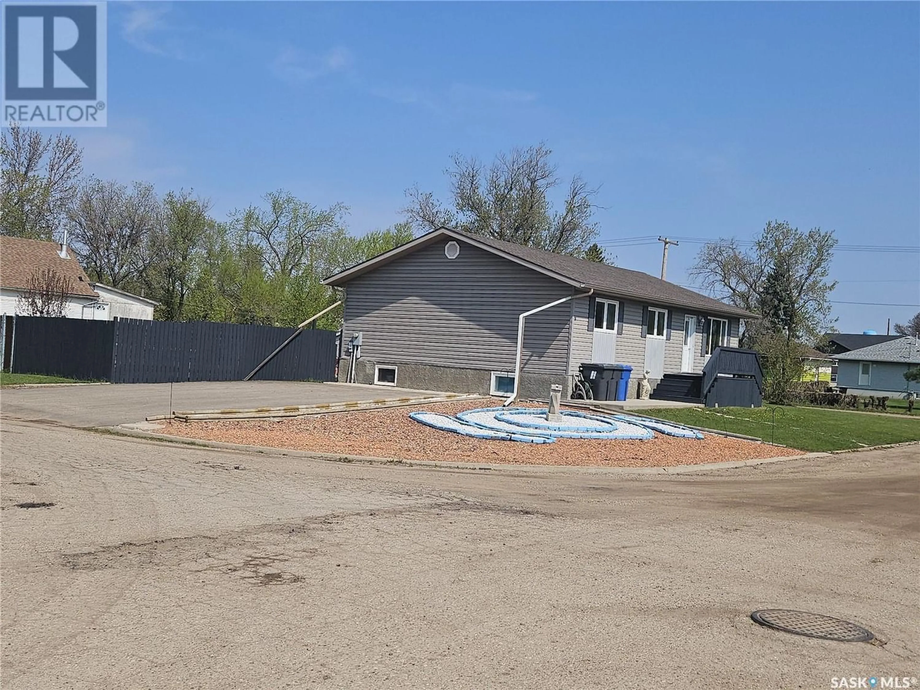 Frontside or backside of a home for 478 2nd AVENUE E, Melville Saskatchewan S0A2P0