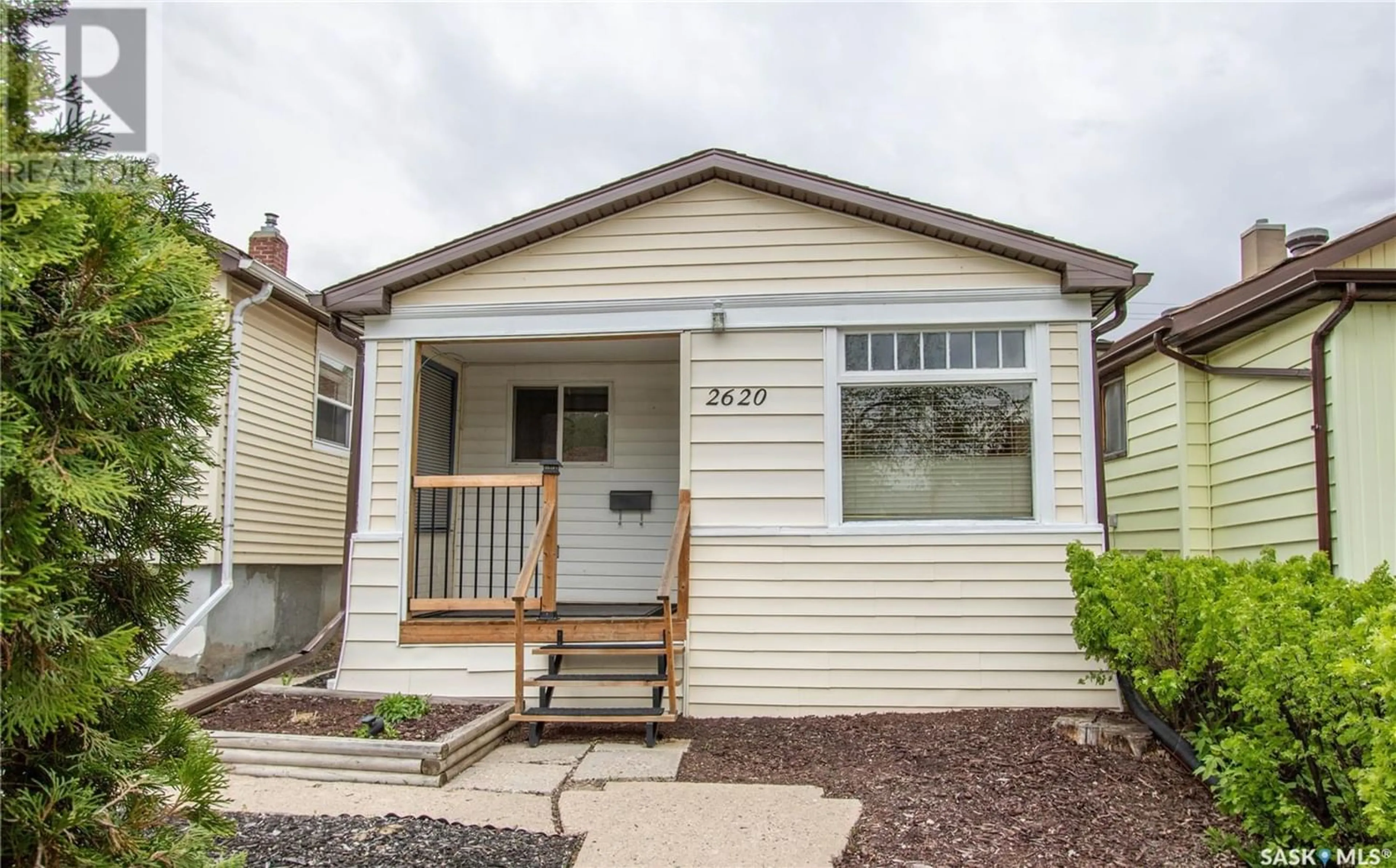 Home with vinyl exterior material for 2620 Wallace STREET, Regina Saskatchewan S4N4B6