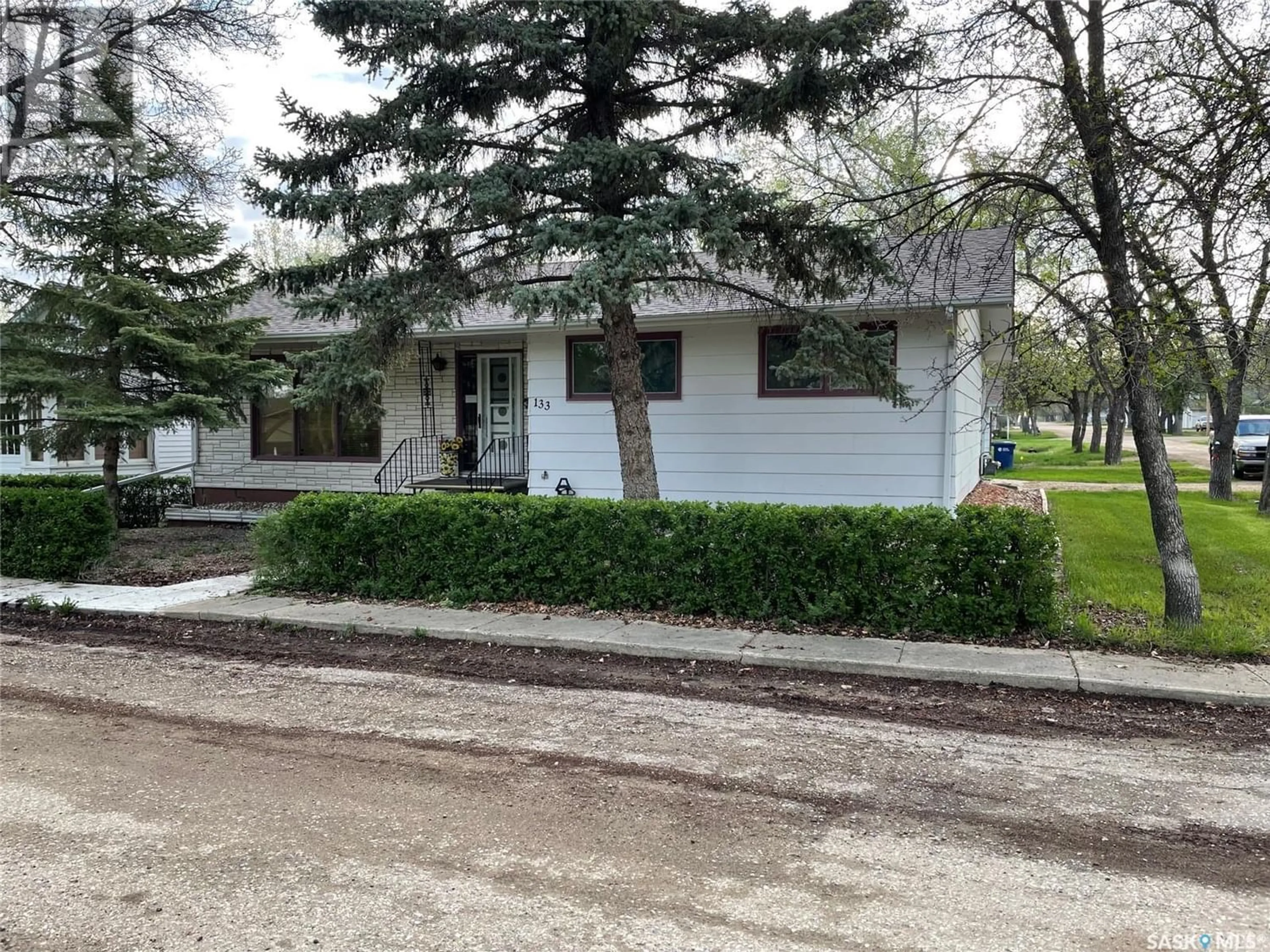 Frontside or backside of a home for 133 2nd STREET W, Lafleche Saskatchewan S0H2K0