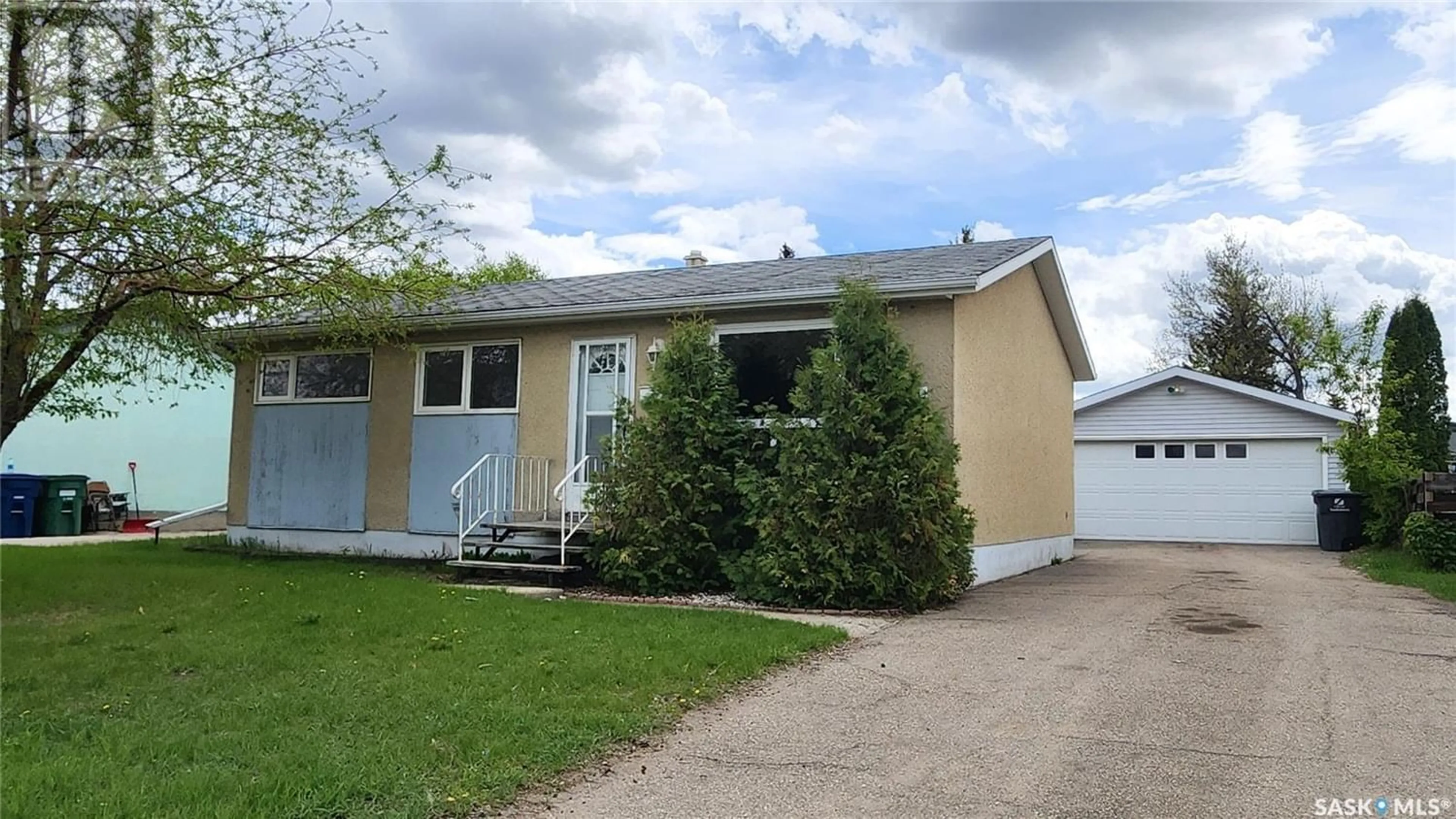 A pic from exterior of the house or condo for 3131 33rd STREET W, Saskatoon Saskatchewan S7L0X8