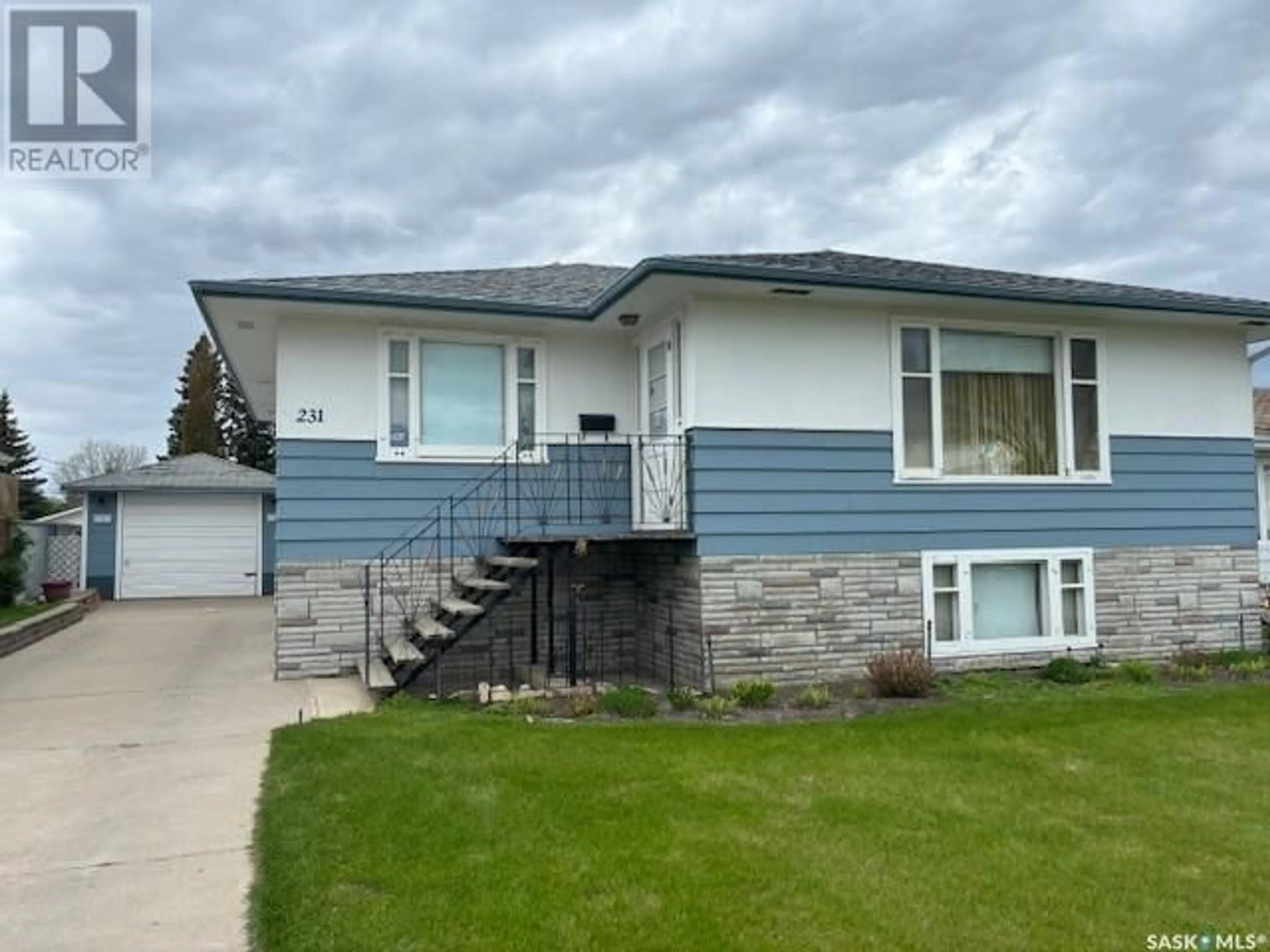 Frontside or backside of a home for 231 P AVENUE N, Saskatoon Saskatchewan S7L2V6
