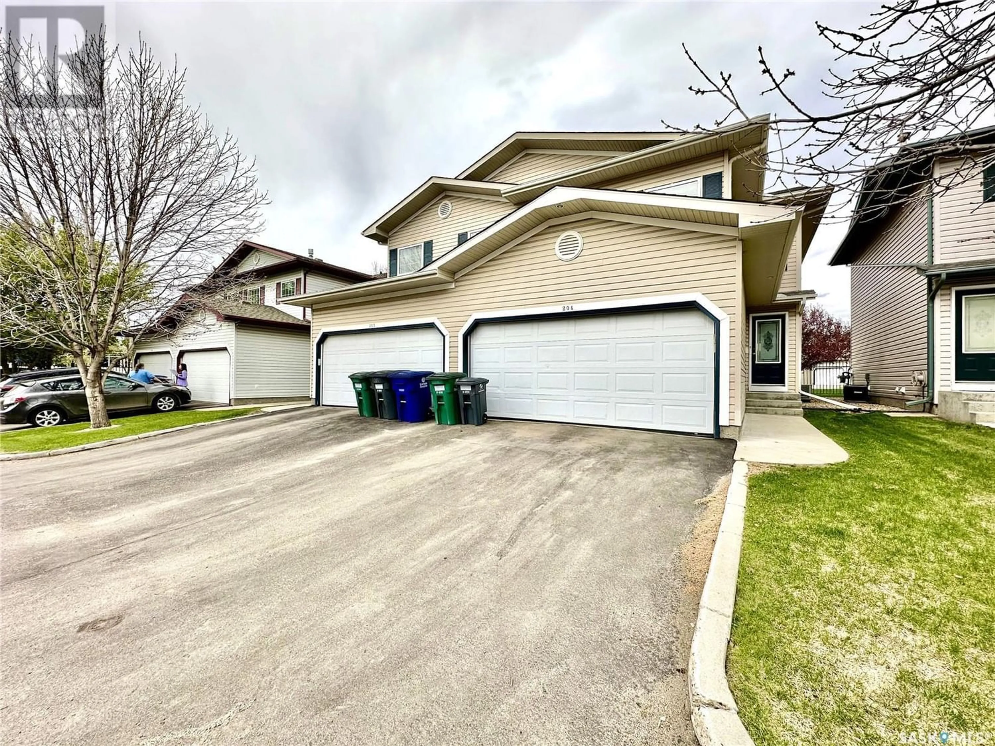 A pic from exterior of the house or condo for 204 615 Kenderdine ROAD, Saskatoon Saskatchewan S7N4V1