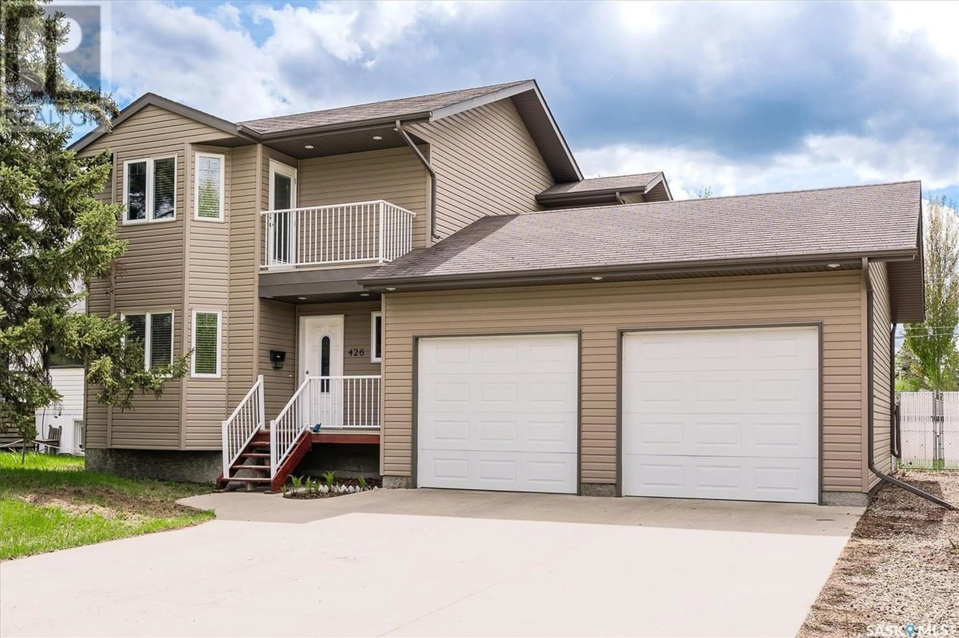 Frontside or backside of a home for 426 Taylor STREET E, Saskatoon Saskatchewan S7H1V5