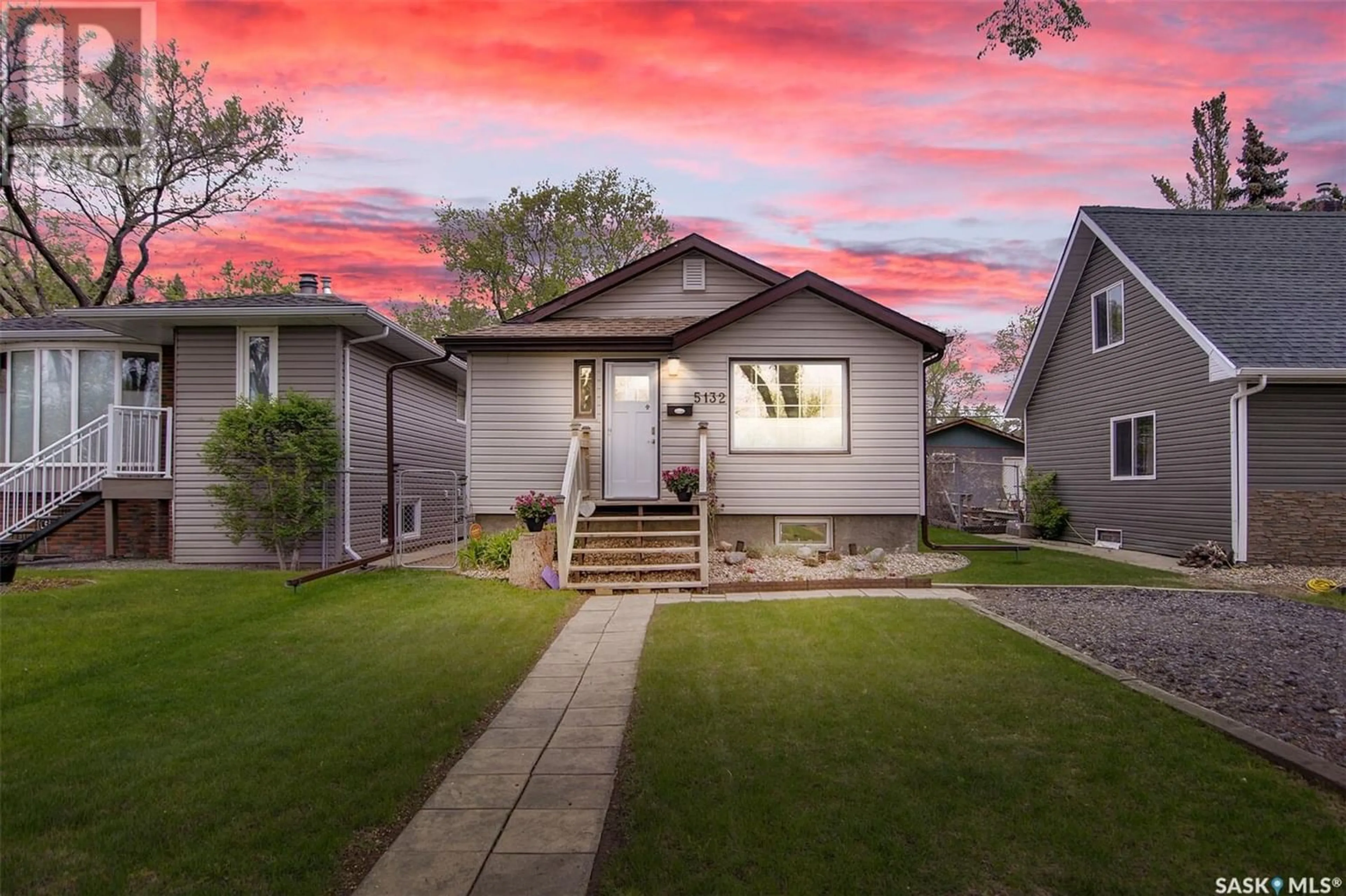 Frontside or backside of a home for 5132 dewdney AVENUE, Regina Saskatchewan S4T1C1