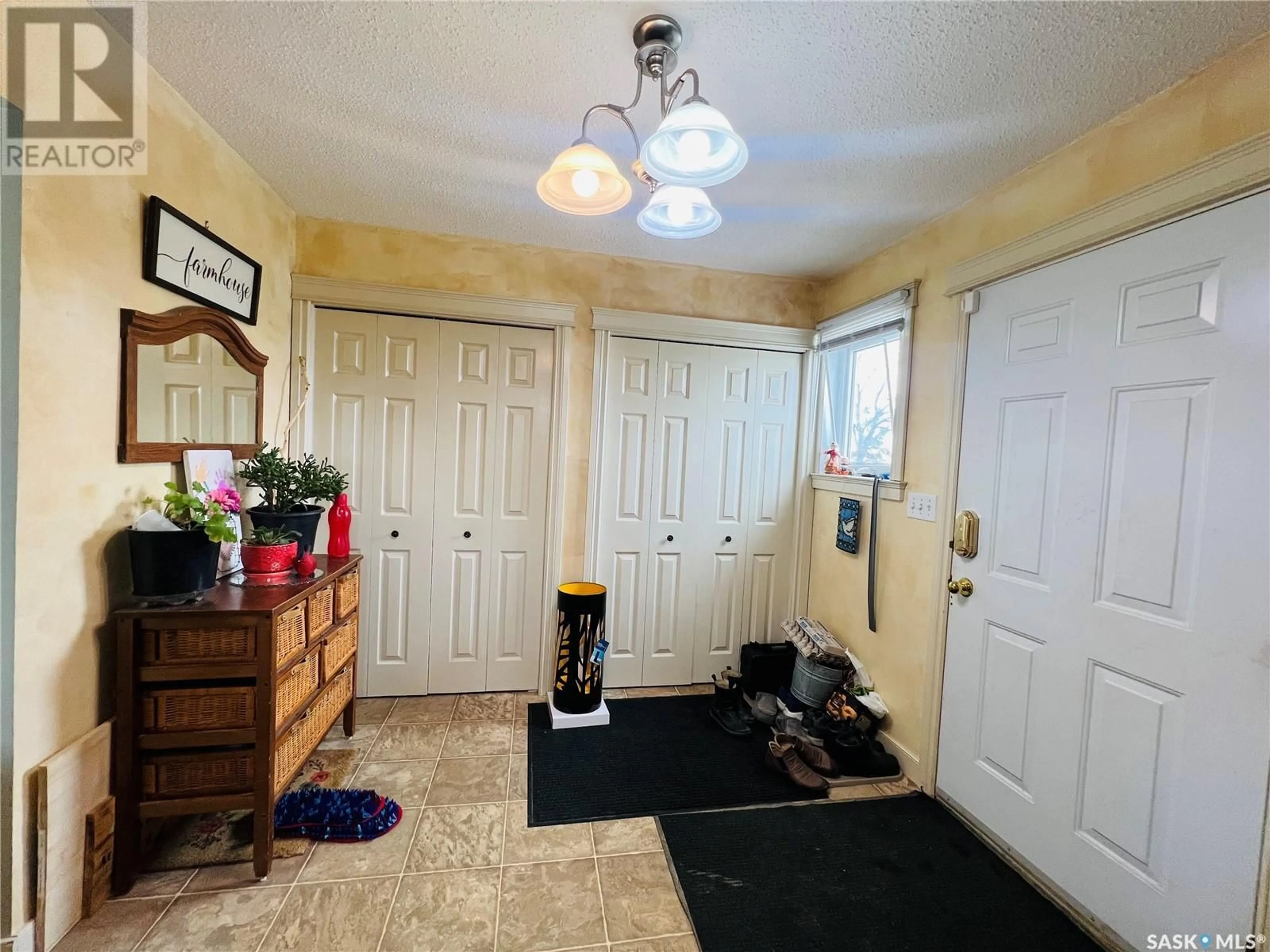 Indoor entryway for Hodgeville Acreage, Lawtonia Rm No. 135 Saskatchewan S0H2B0