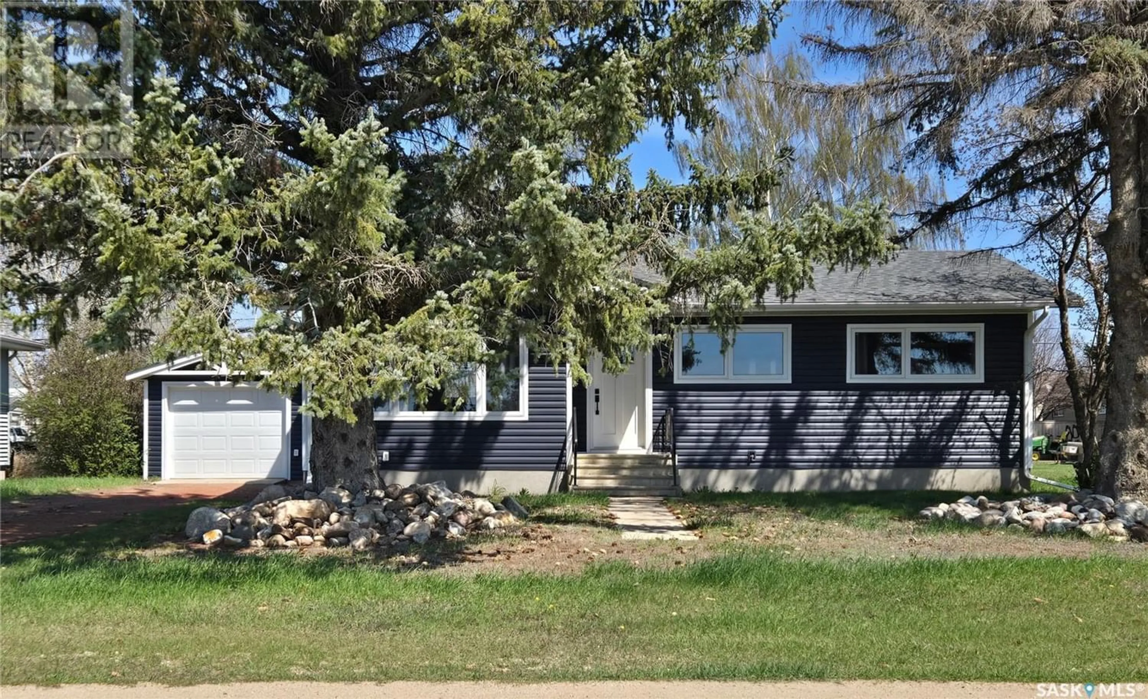 Frontside or backside of a home for 1240 Railway AVENUE, Elbow Saskatchewan S0H1J0
