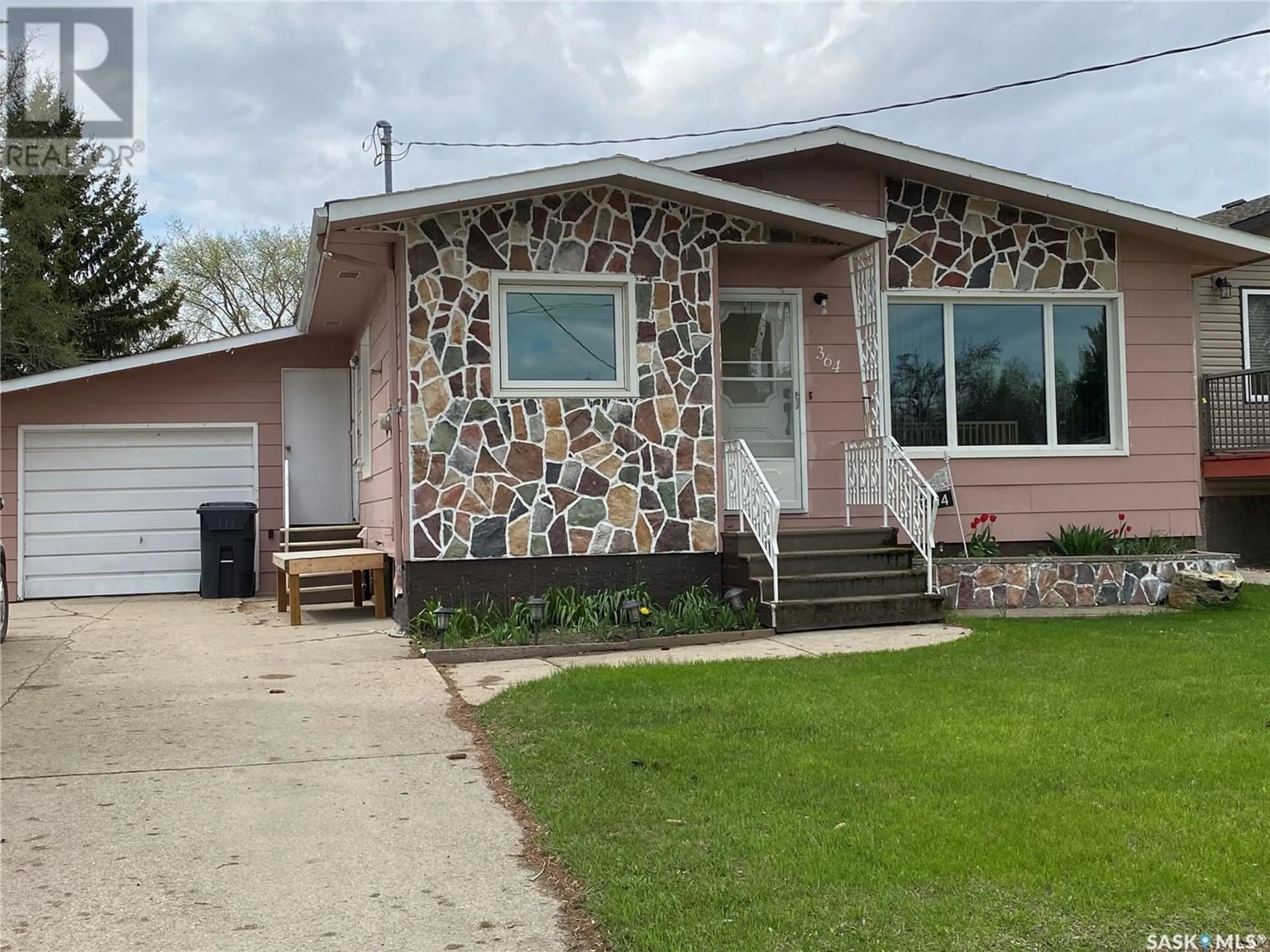 Frontside or backside of a home for 364 Second AVENUE N, Yorkton Saskatchewan S3N1H5