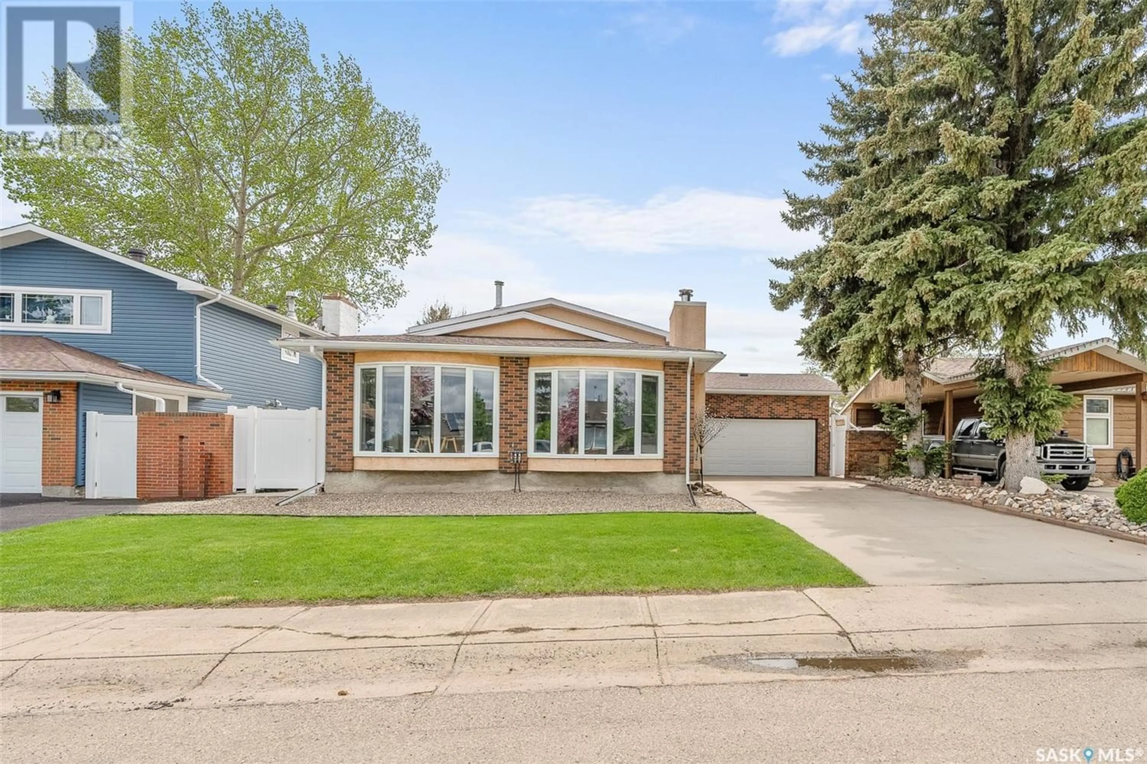 Frontside or backside of a home for 1223 Maybery CRESCENT, Moose Jaw Saskatchewan S6H6X7