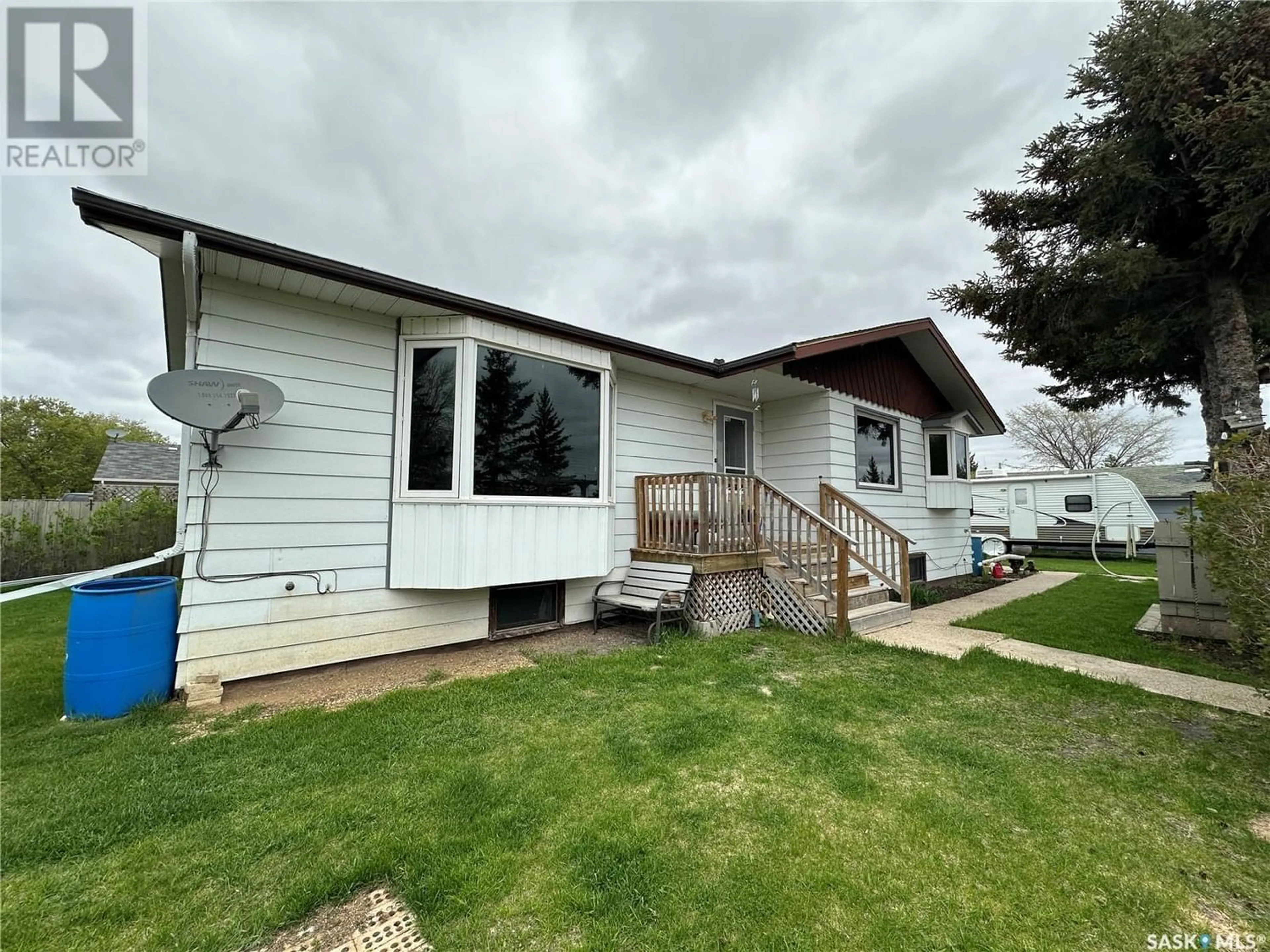 Frontside or backside of a home for 112 1st STREET SW, Watson Saskatchewan S0K4V0