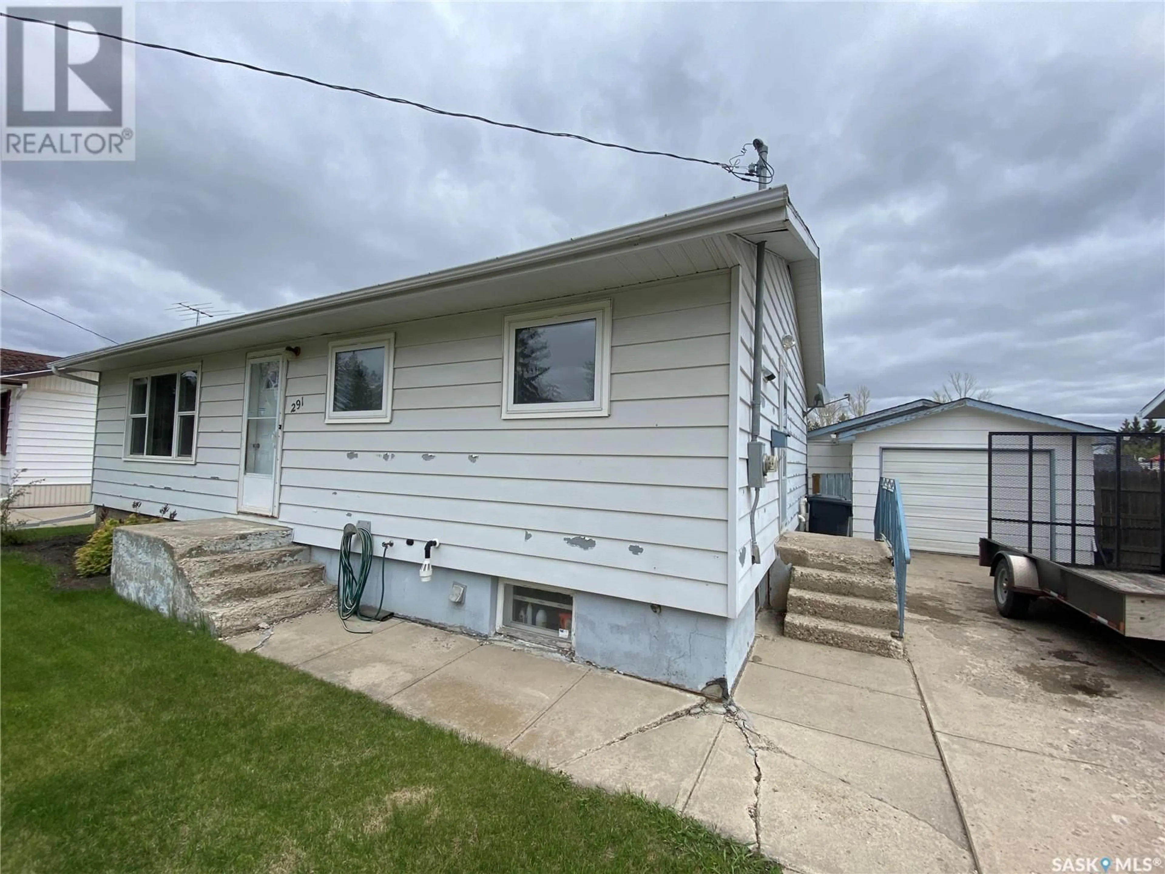 Frontside or backside of a home for 291 Fourth AVENUE N, Yorkton Saskatchewan S3N1B3