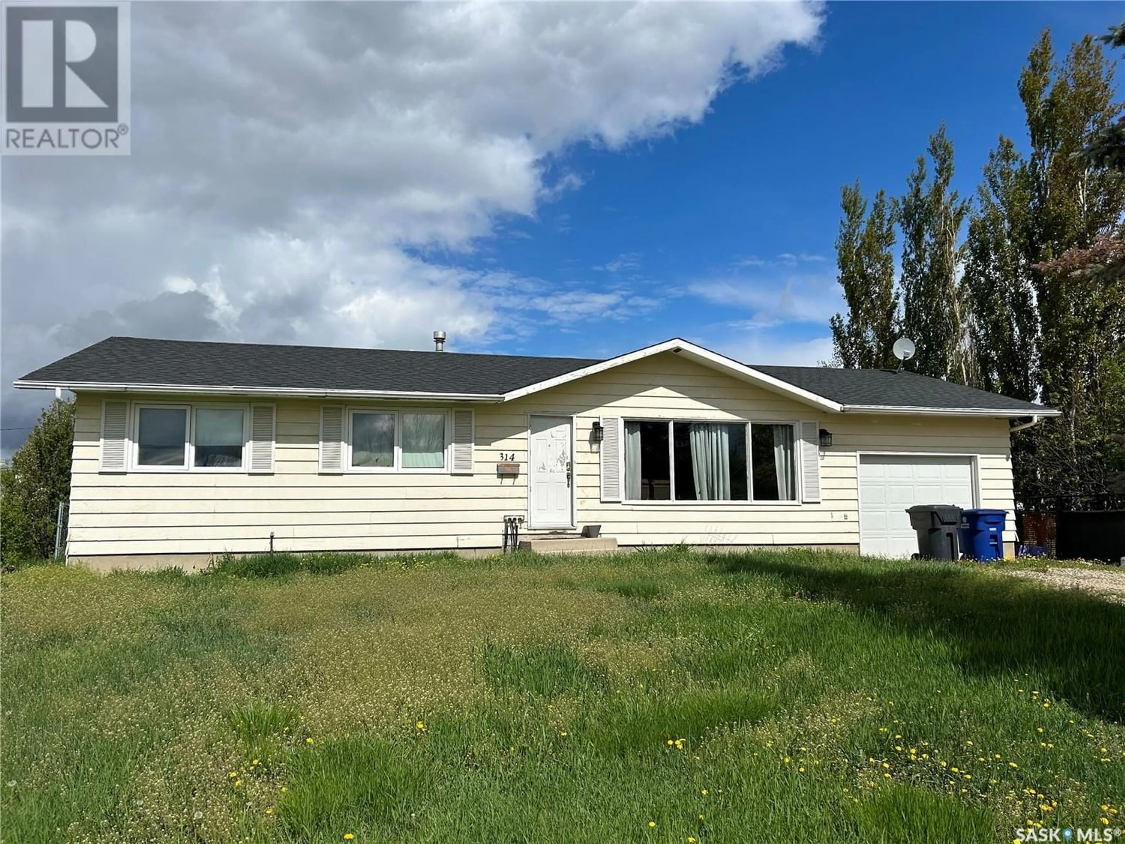 Frontside or backside of a home for 314 Grant STREET, Hanley Saskatchewan S0G2E0