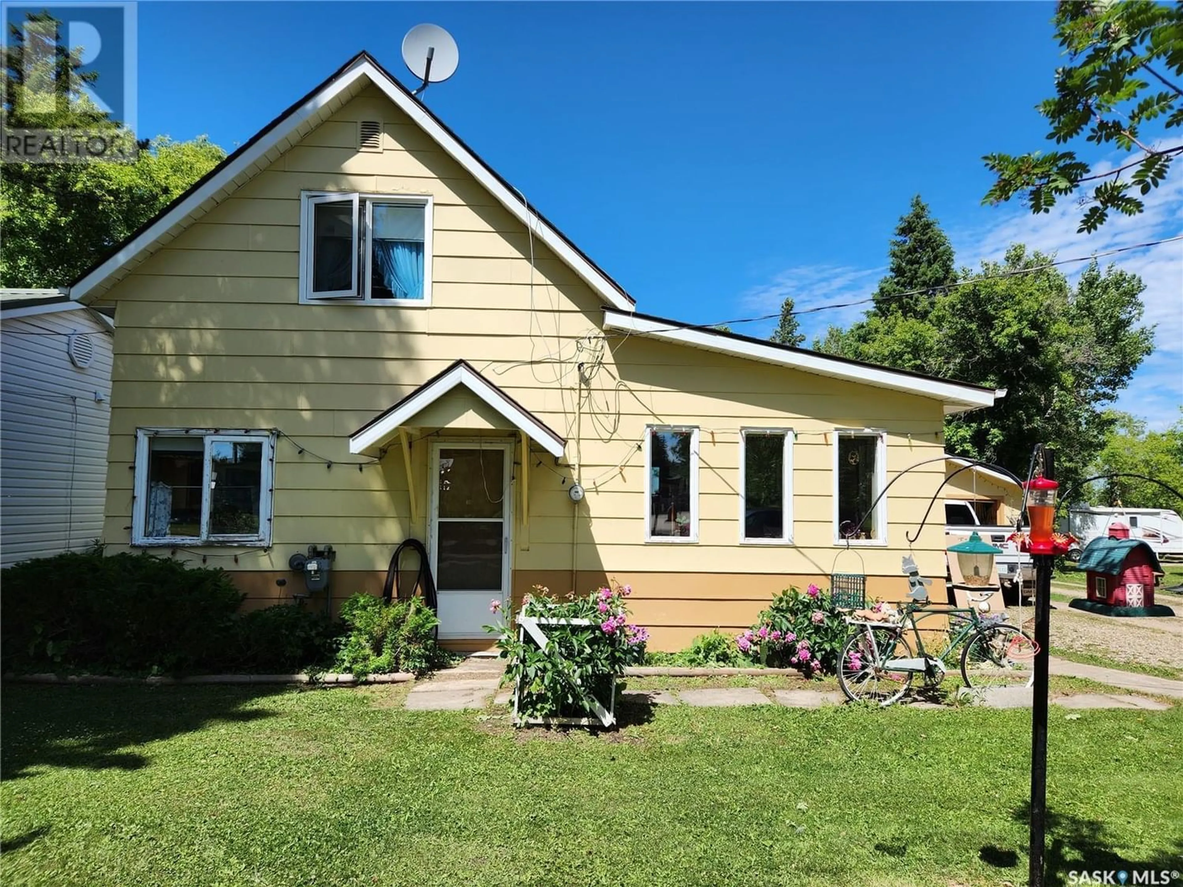 Frontside or backside of a home for 704 2nd AVENUE, Star City Saskatchewan S0E1P0