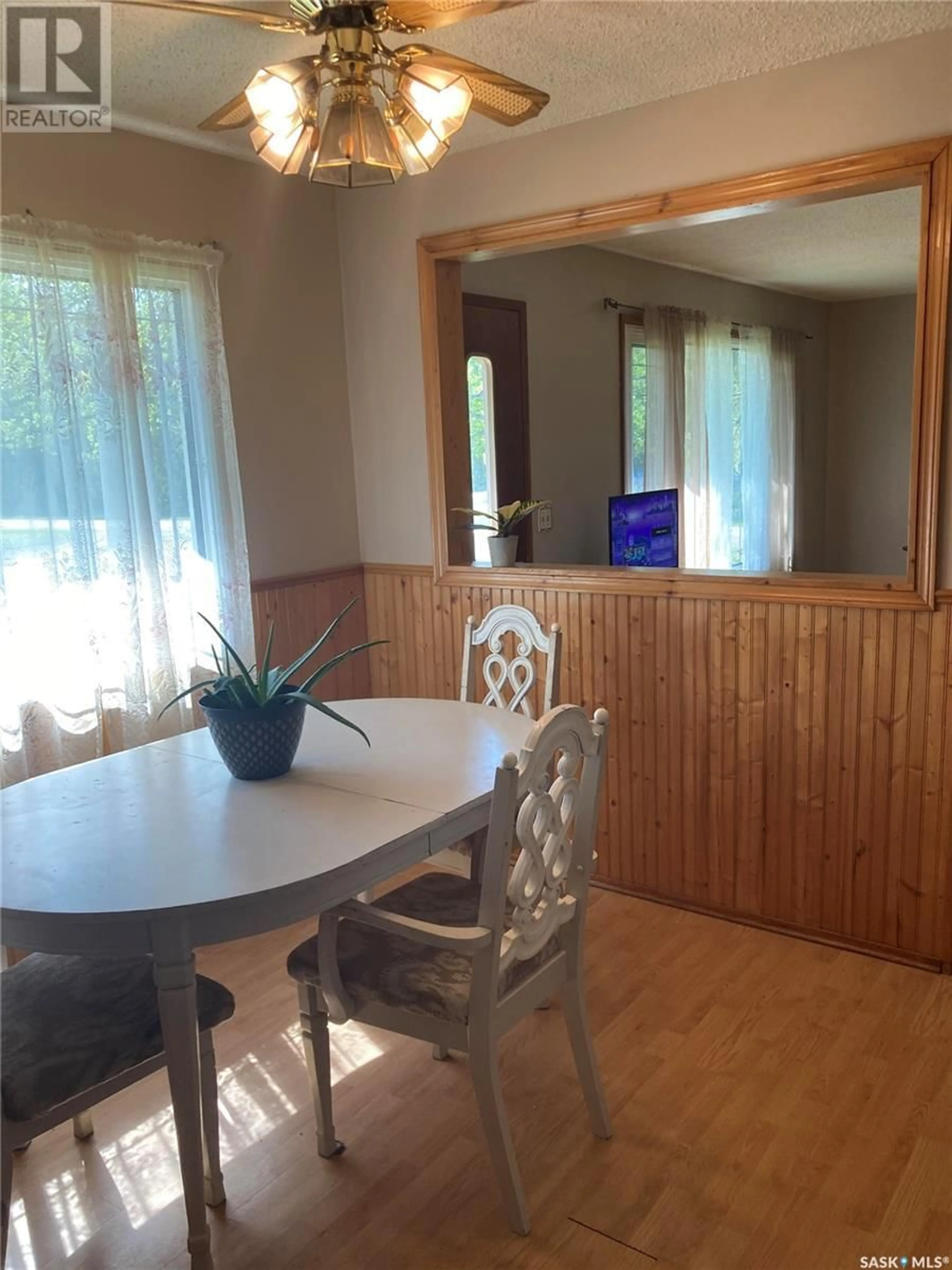 Dining room, cottage for 132 Second AVENUE W, Margo Saskatchewan S0A2M0