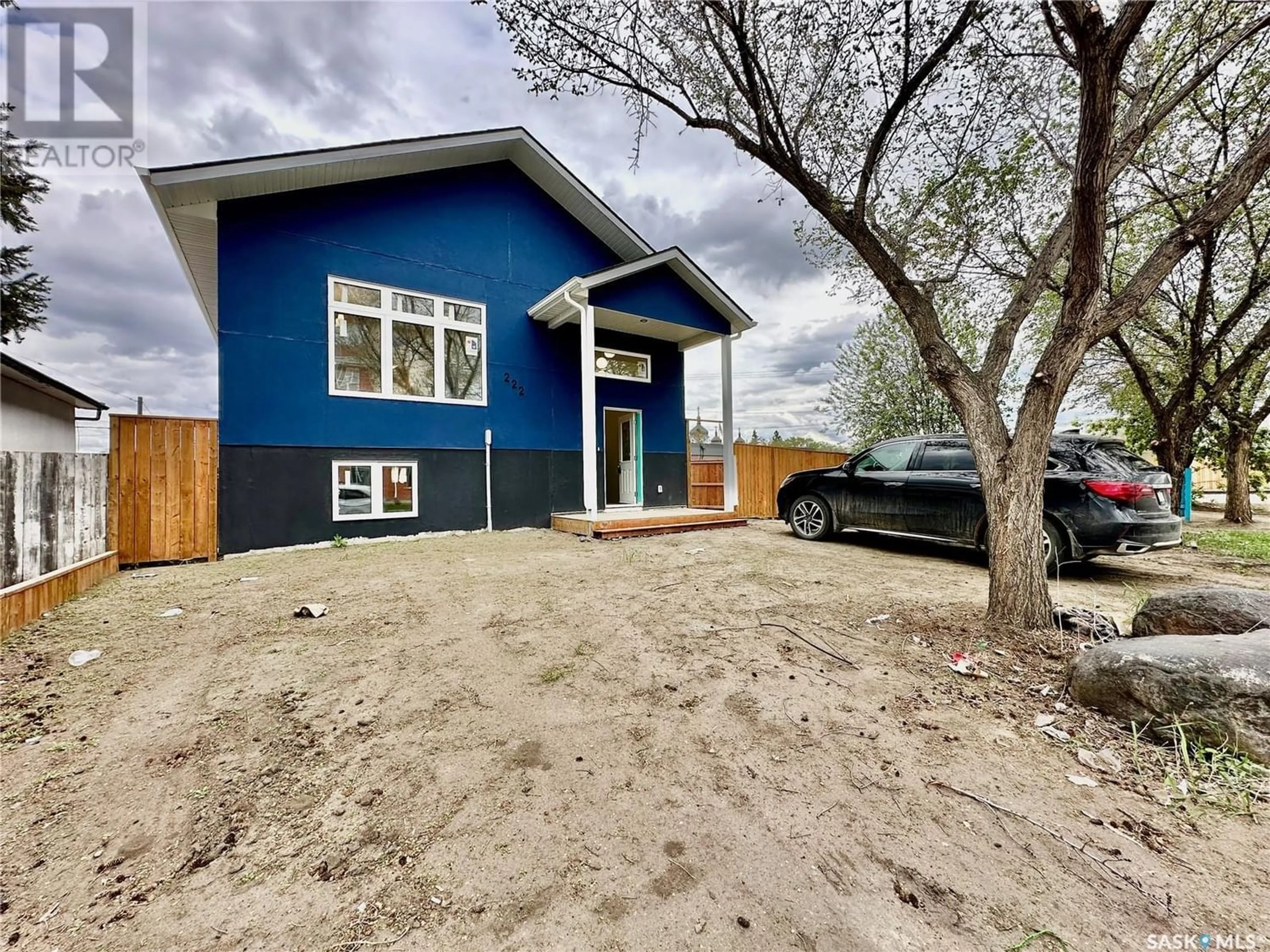 Frontside or backside of a home for 222 K AVENUE S, Saskatoon Saskatchewan S7M1R9