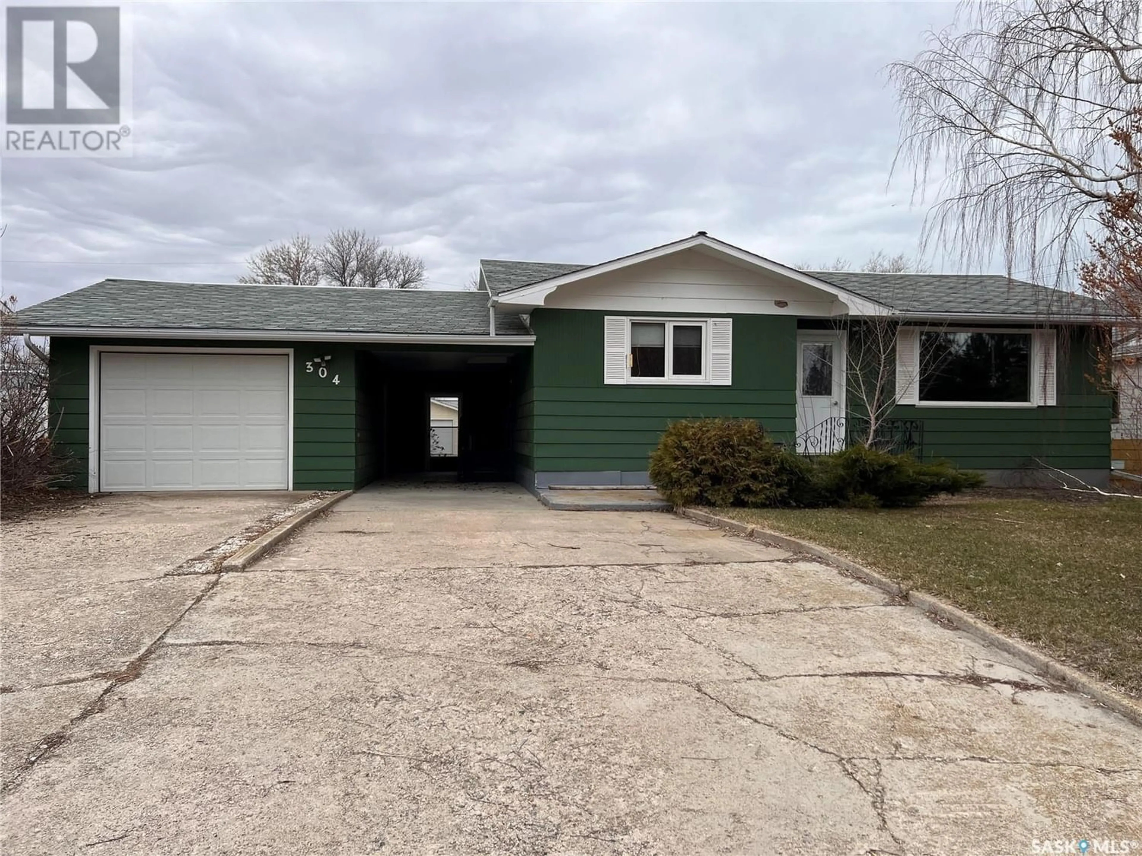 Frontside or backside of a home for 304 4th STREET W, Wynyard Saskatchewan S0A4T0