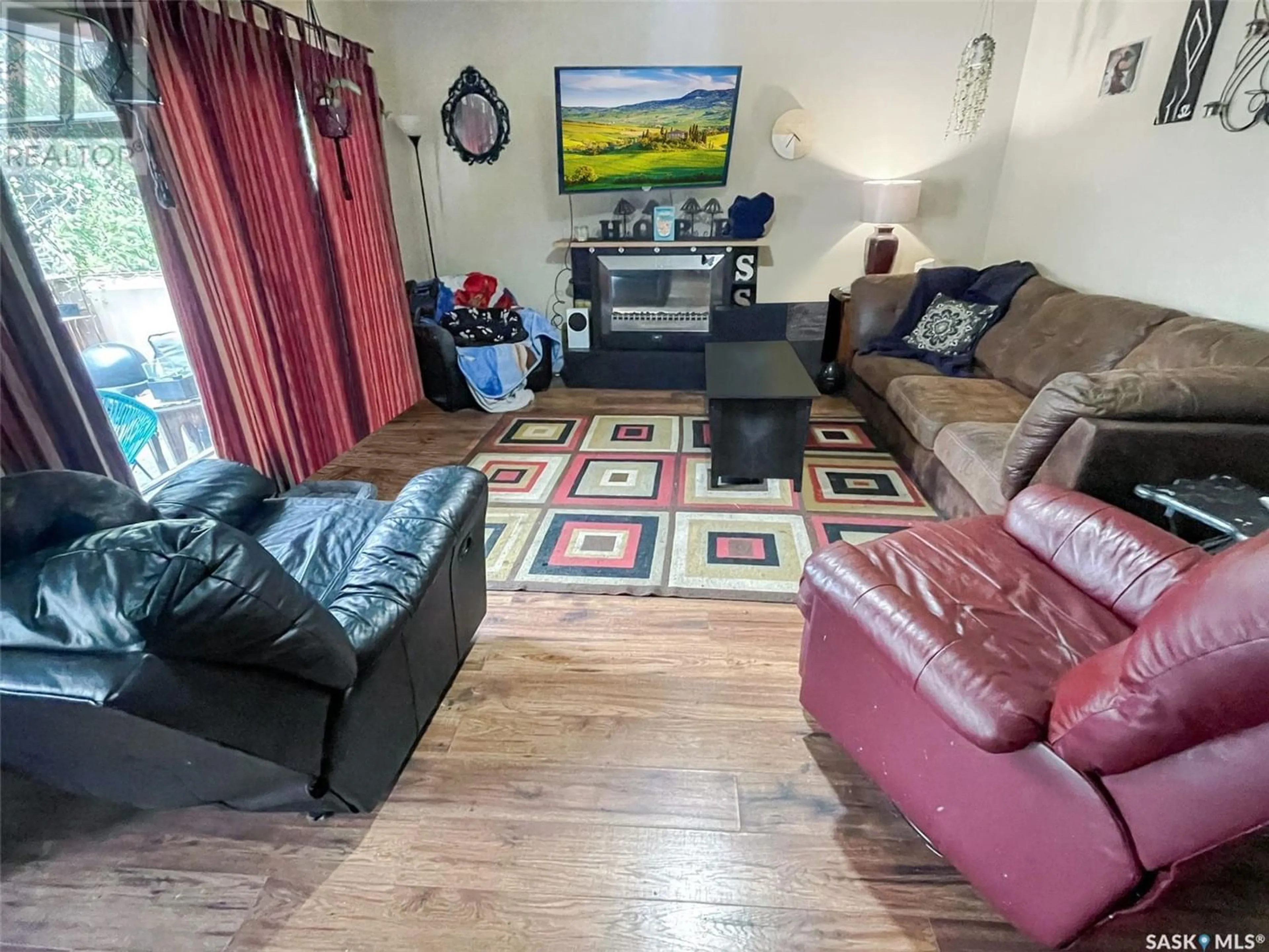 Living room for 314 10th AVENUE NW, Swift Current Saskatchewan S9H1B6
