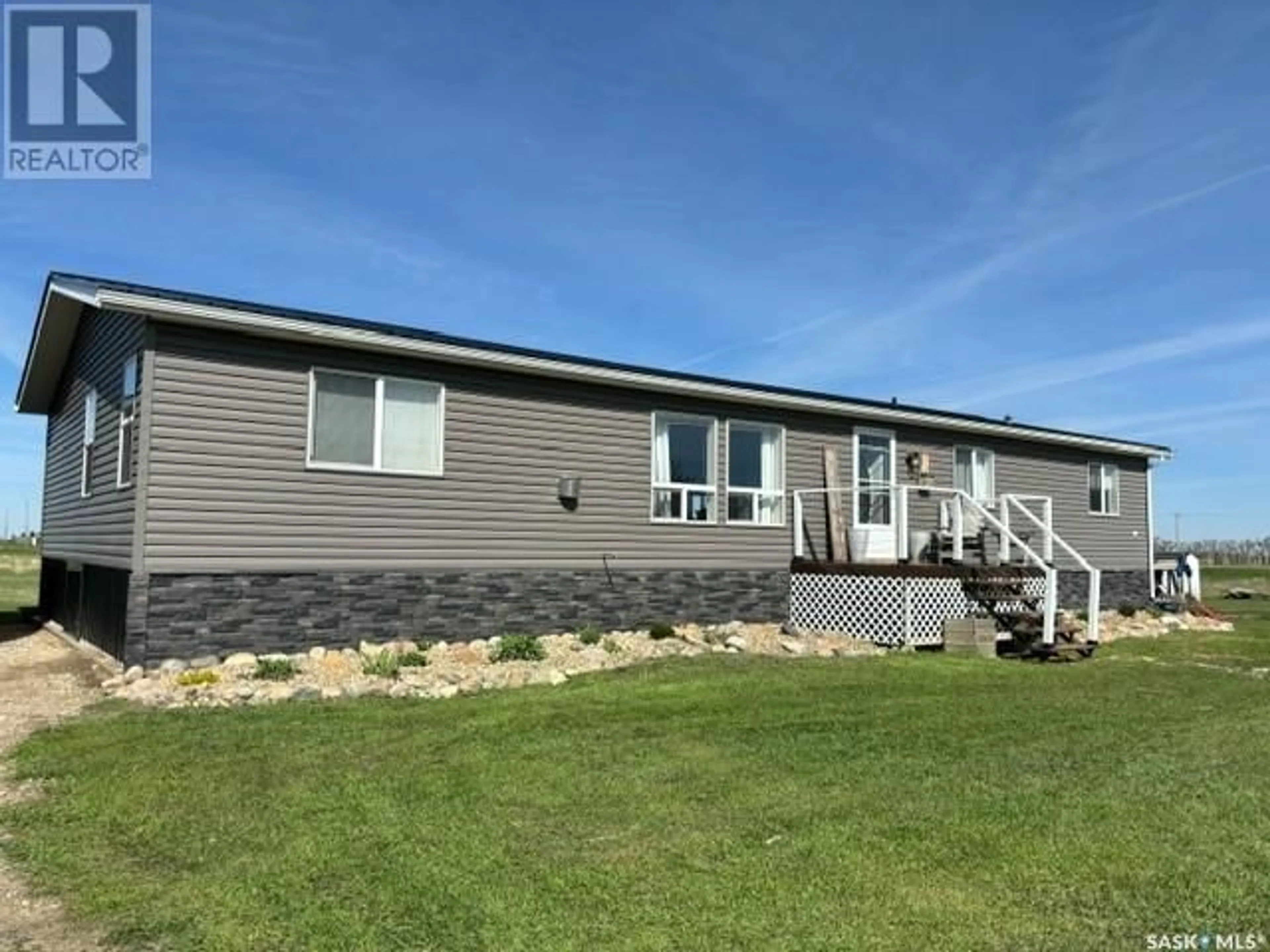 Frontside or backside of a home for 385 O'Connor AVENUE, Macoun Saskatchewan S0C1P0