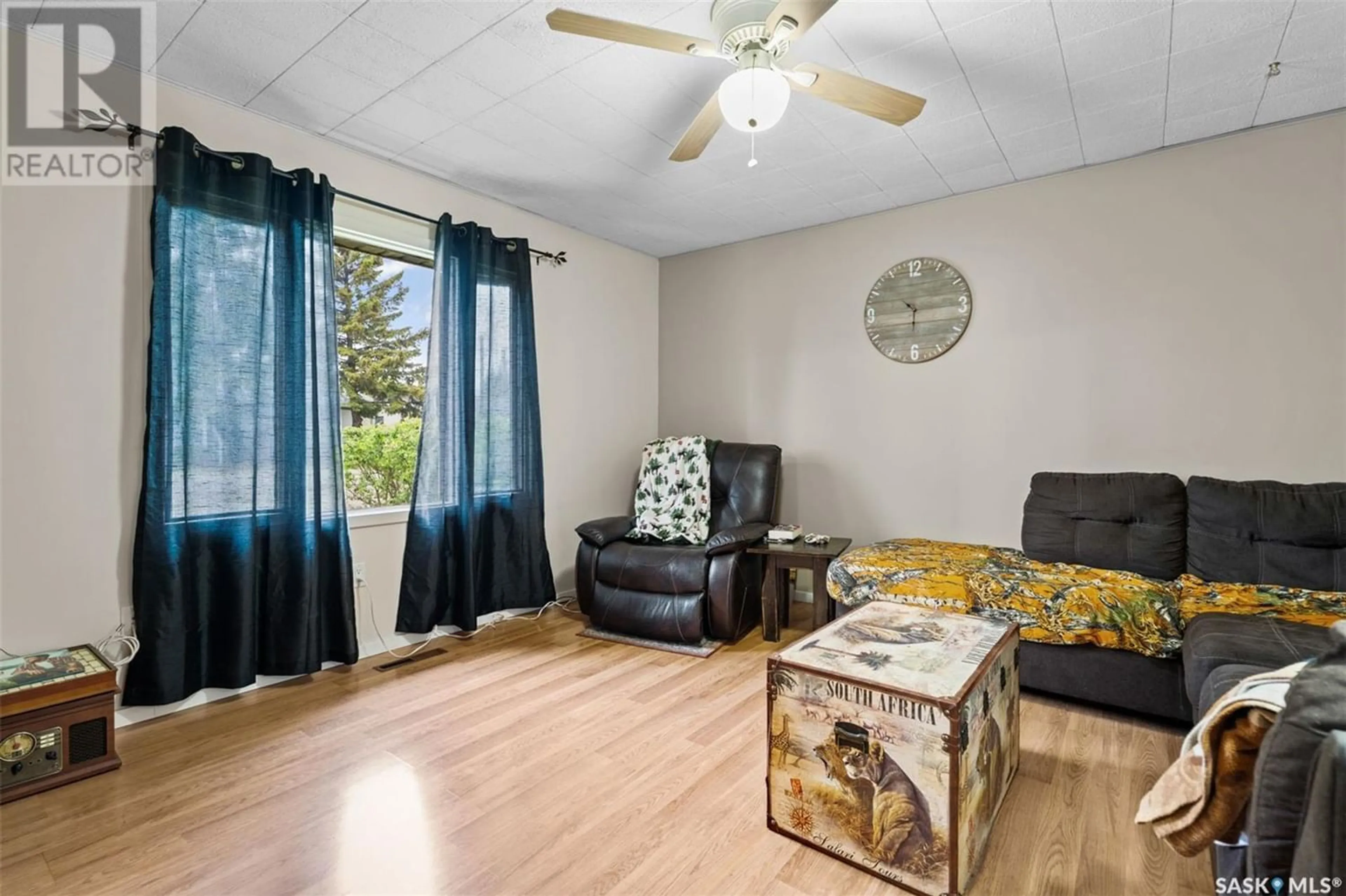 Living room for 433 MAIN STREET, Langham Saskatchewan S0K2L0