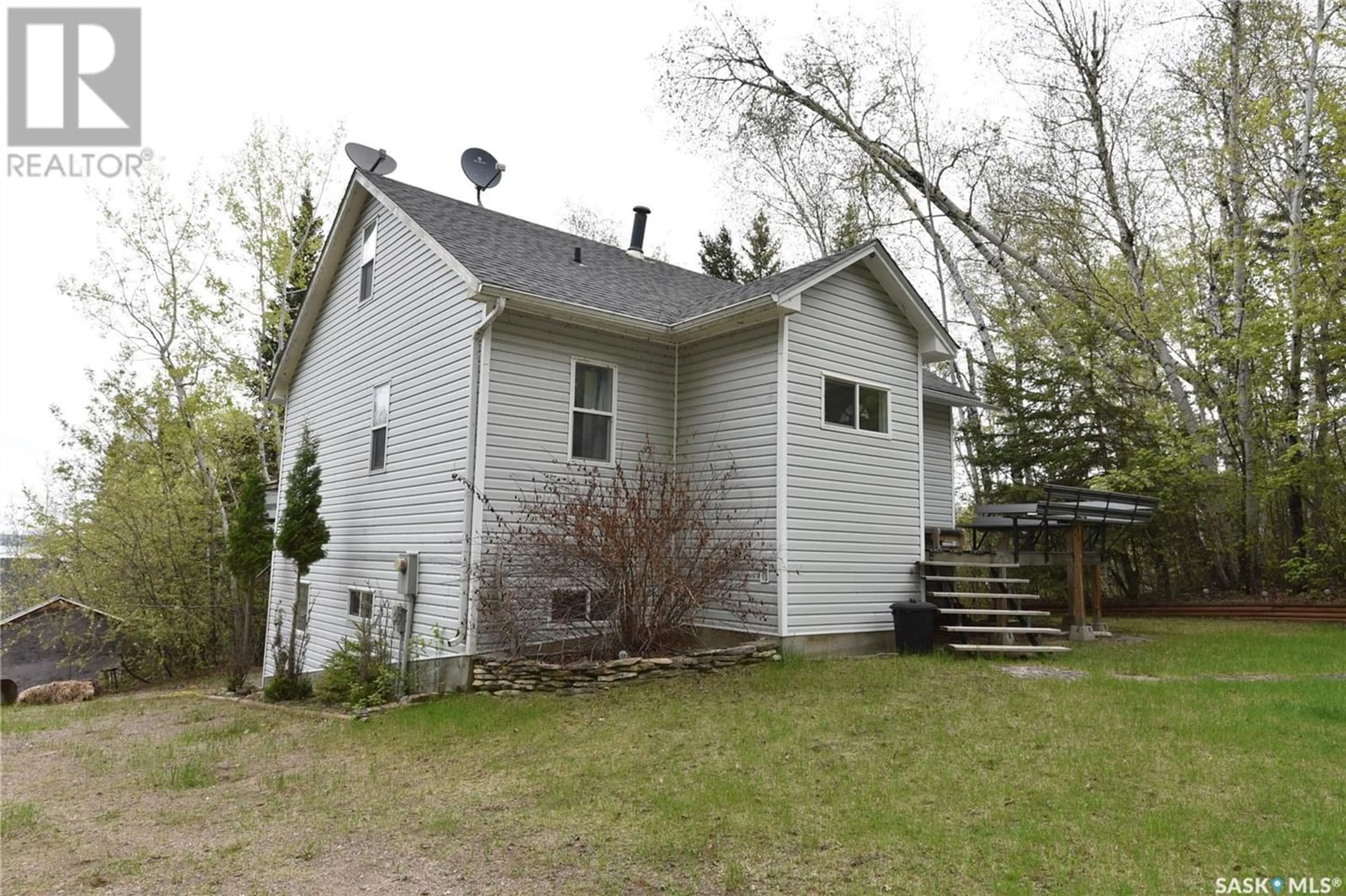 Frontside or backside of a home for 16 Pops' Place, Nipawin Rm No. 487 Saskatchewan S0E1E0