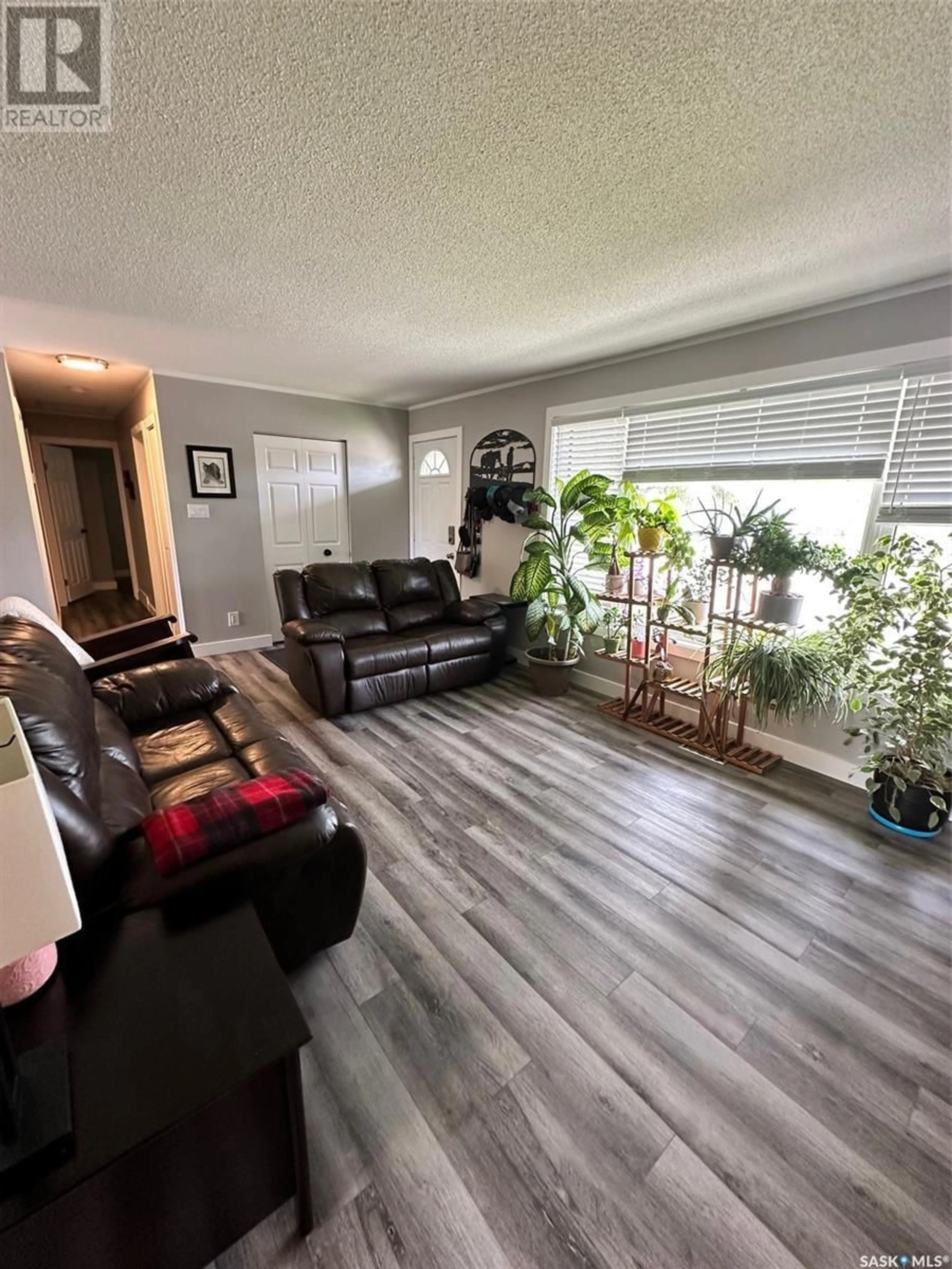 Living room for 24 Mitchell CRESCENT, Weyburn Saskatchewan S4H2M4