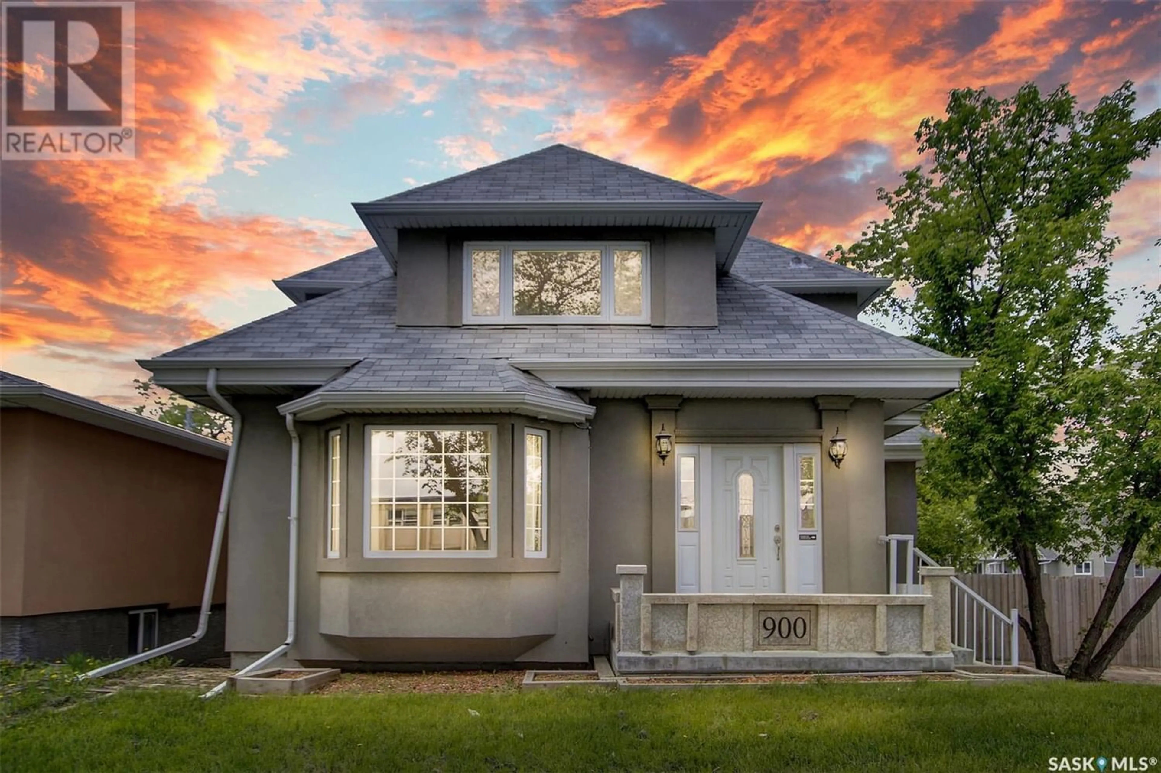 Frontside or backside of a home for 900 MCDONALD STREET, Regina Saskatchewan S4N2Z7