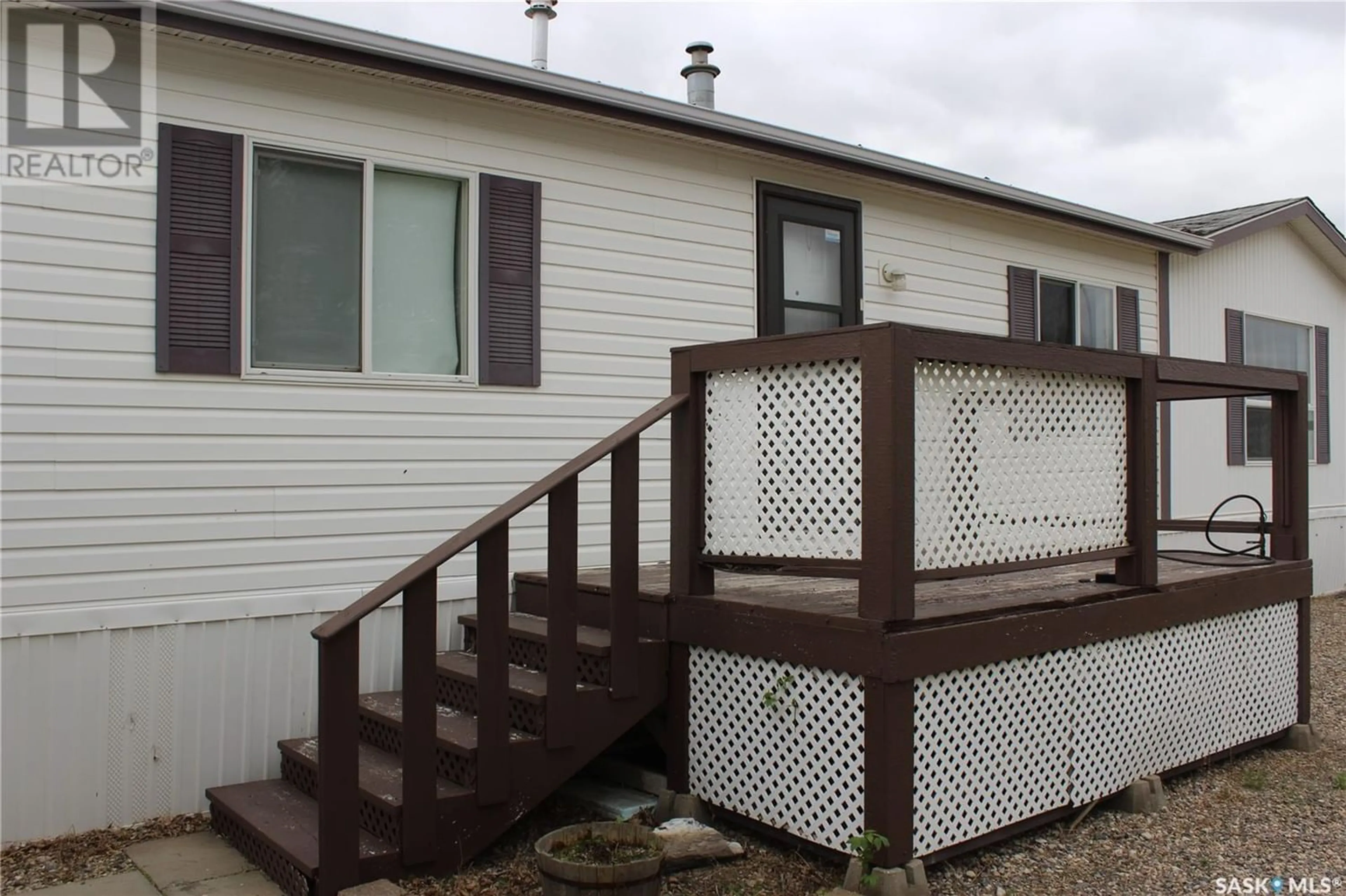 A pic from exterior of the house or condo for 42 Royal HEIGHTS, Estevan Saskatchewan S4A2T9