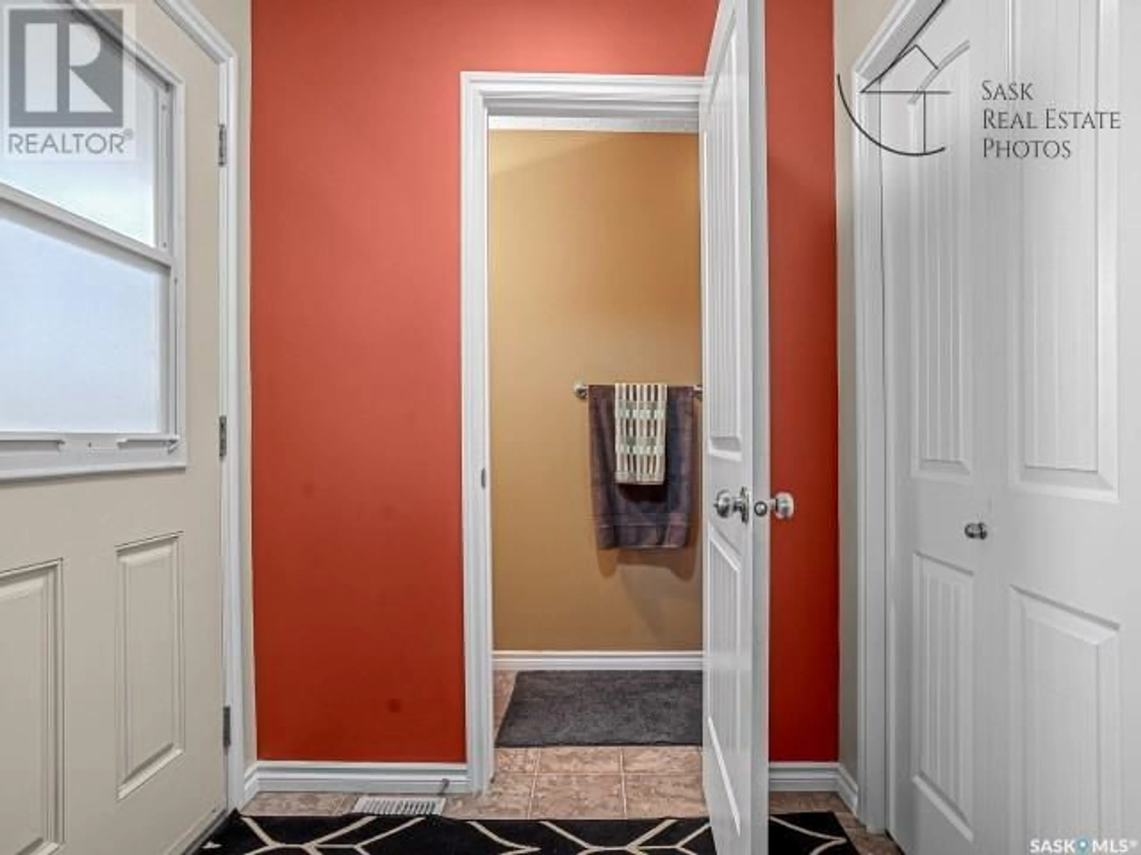 Indoor entryway for 414 Coad MANOR, Saskatoon Saskatchewan S7R0C6