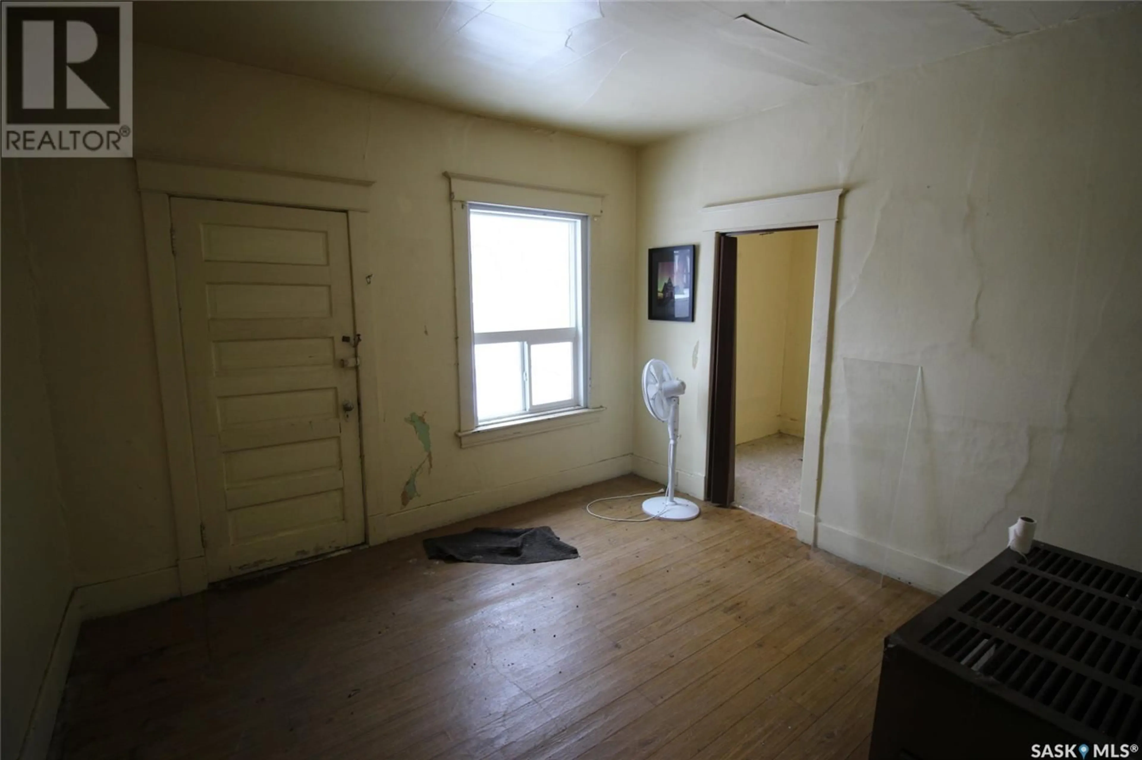 A pic of a room for 594 2ND STREET, Shaunavon Saskatchewan S0N2M0