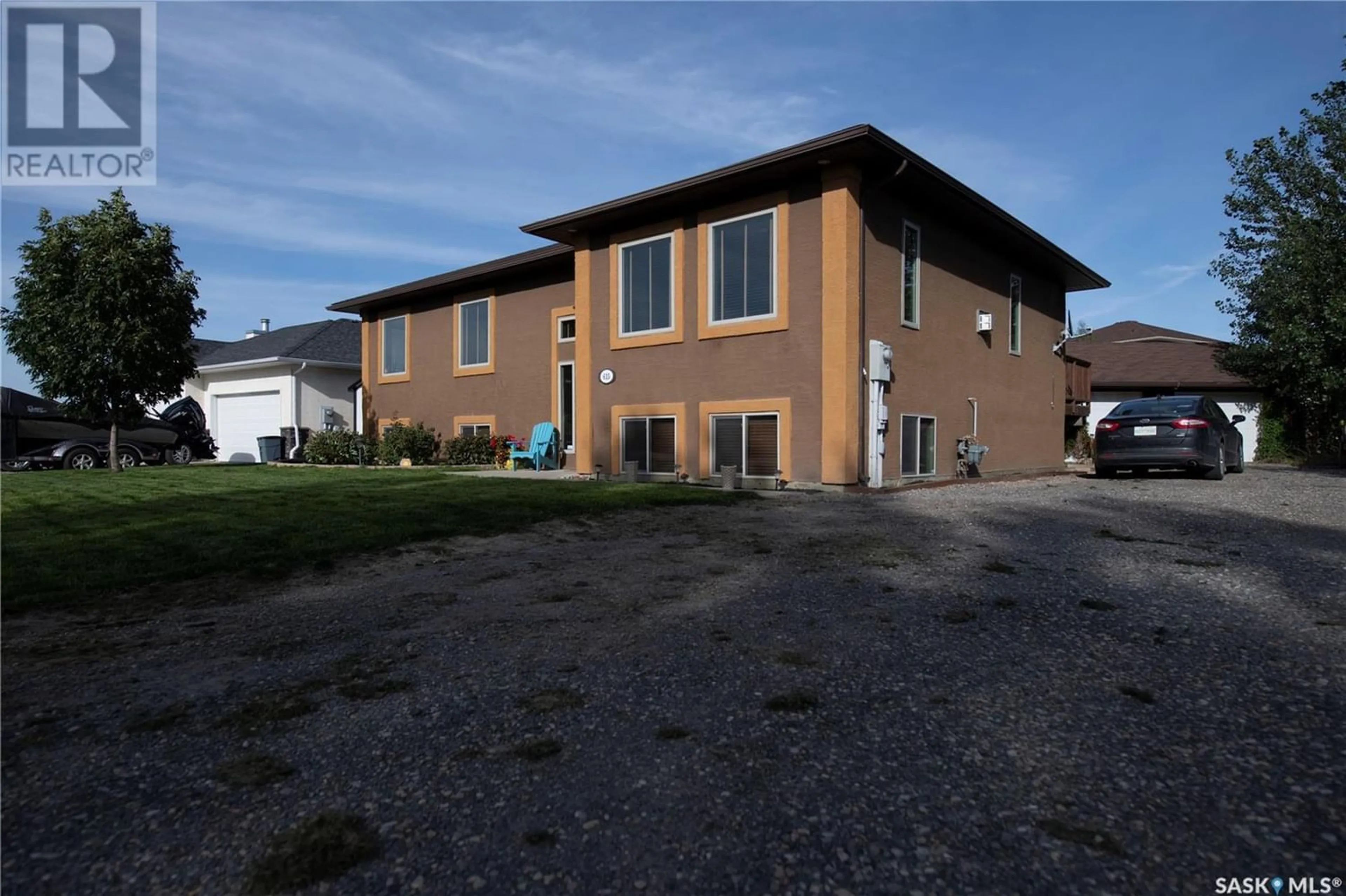 Outside view for 615 S James STREET, Lumsden Saskatchewan S0G3C0