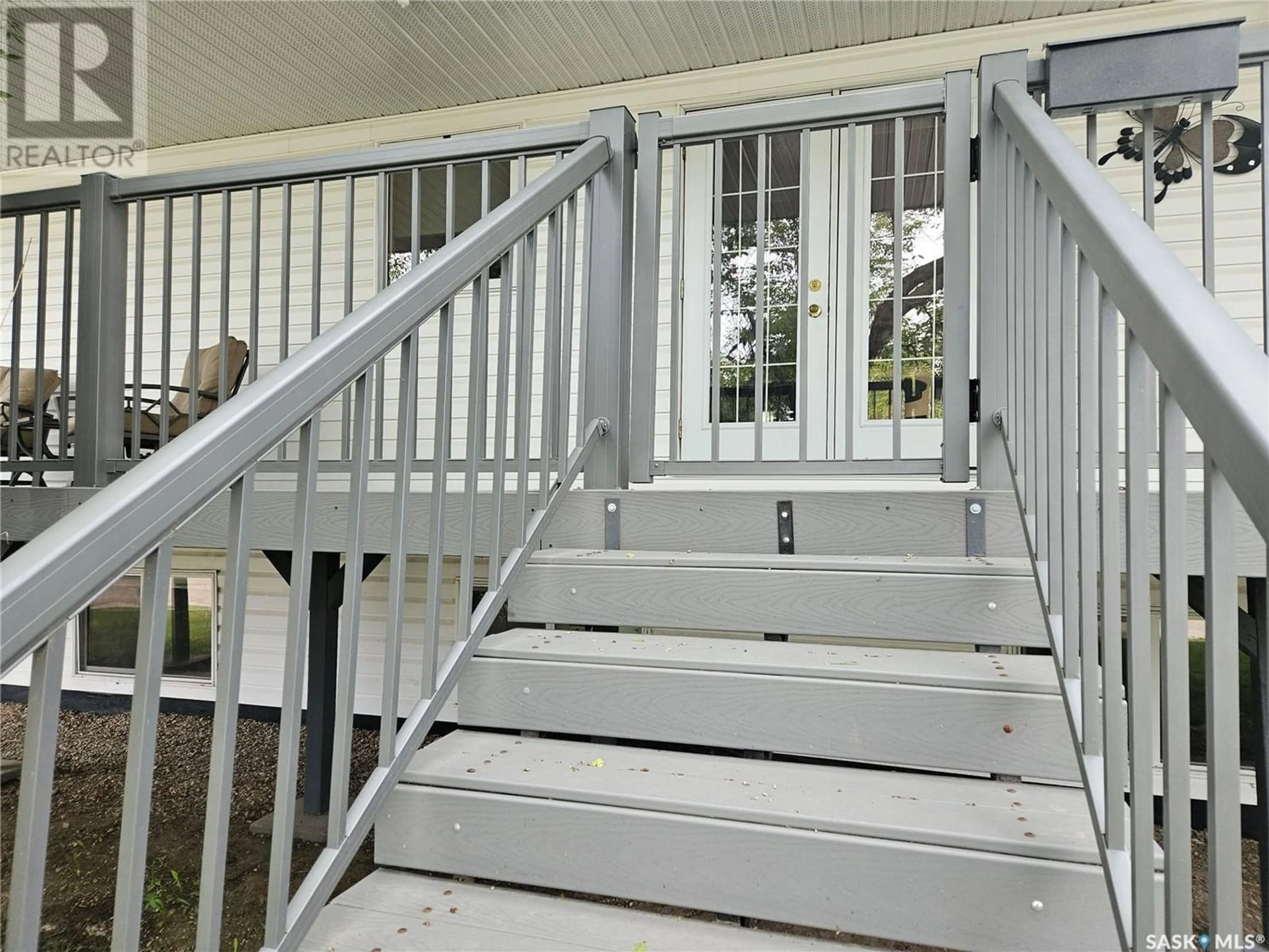 Stairs for 420 1st AVENUE NW, Swift Current Saskatchewan S9H0N4