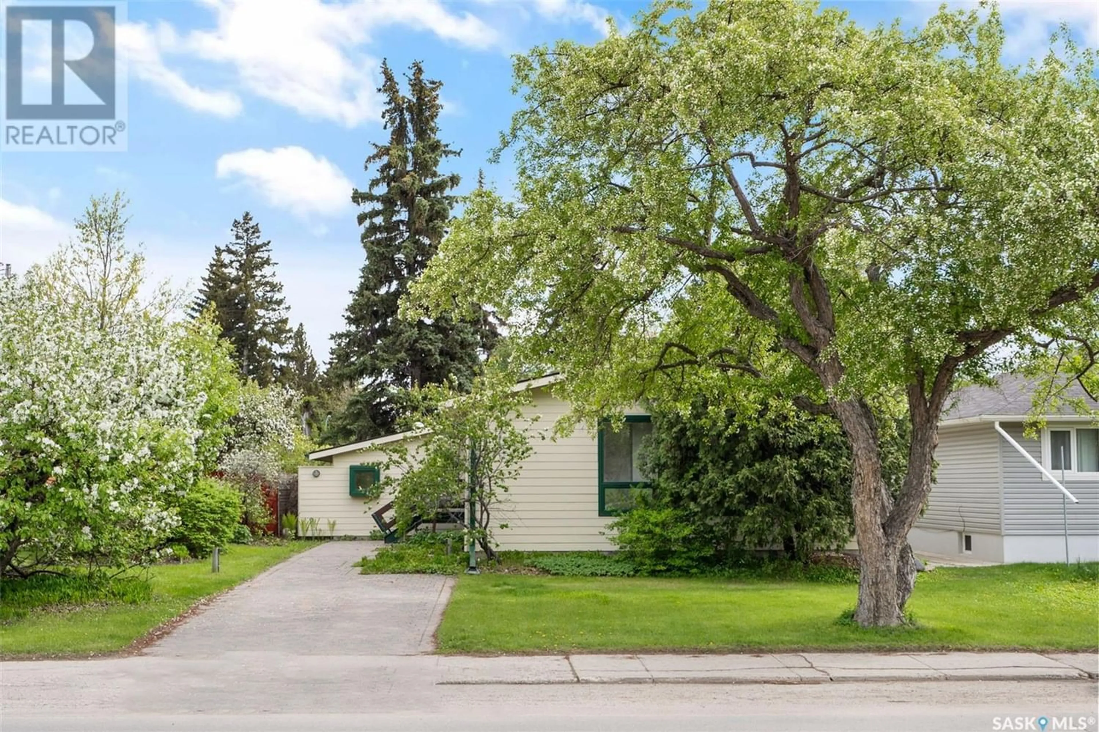 A pic from exterior of the house or condo for 1606 14th STREET E, Saskatoon Saskatchewan S7H0B1