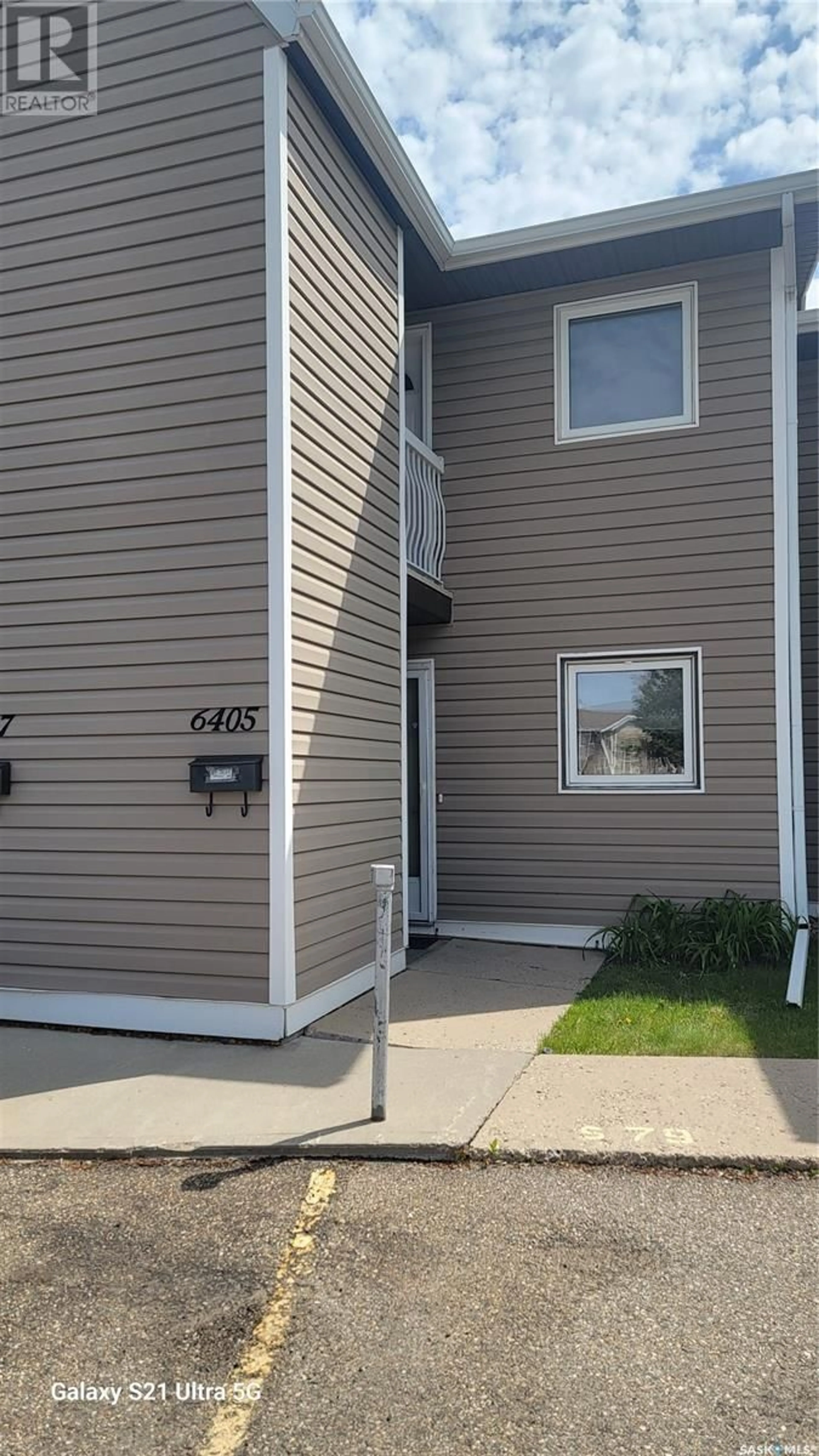 A pic from exterior of the house or condo for 6405 Rochdale BOULEVARD, Regina Saskatchewan S4X2Y9