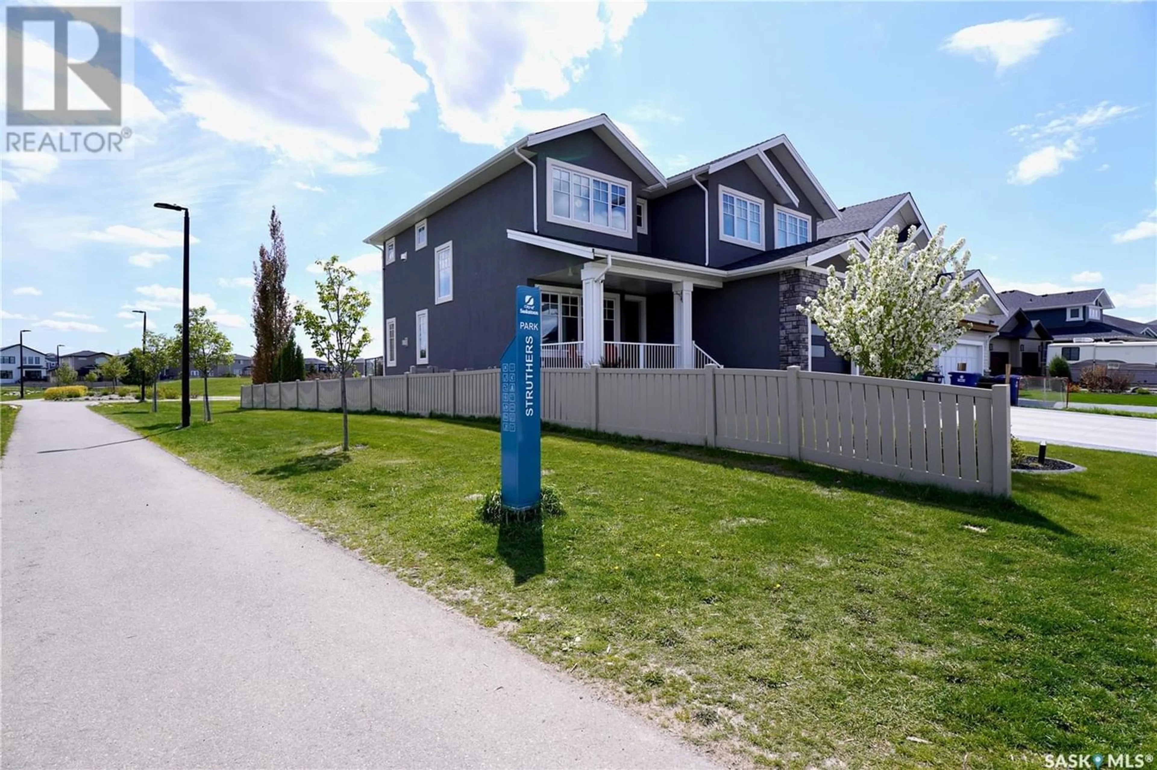 Frontside or backside of a home for 194 Sinclair CRESCENT, Saskatoon Saskatchewan S7V0E7