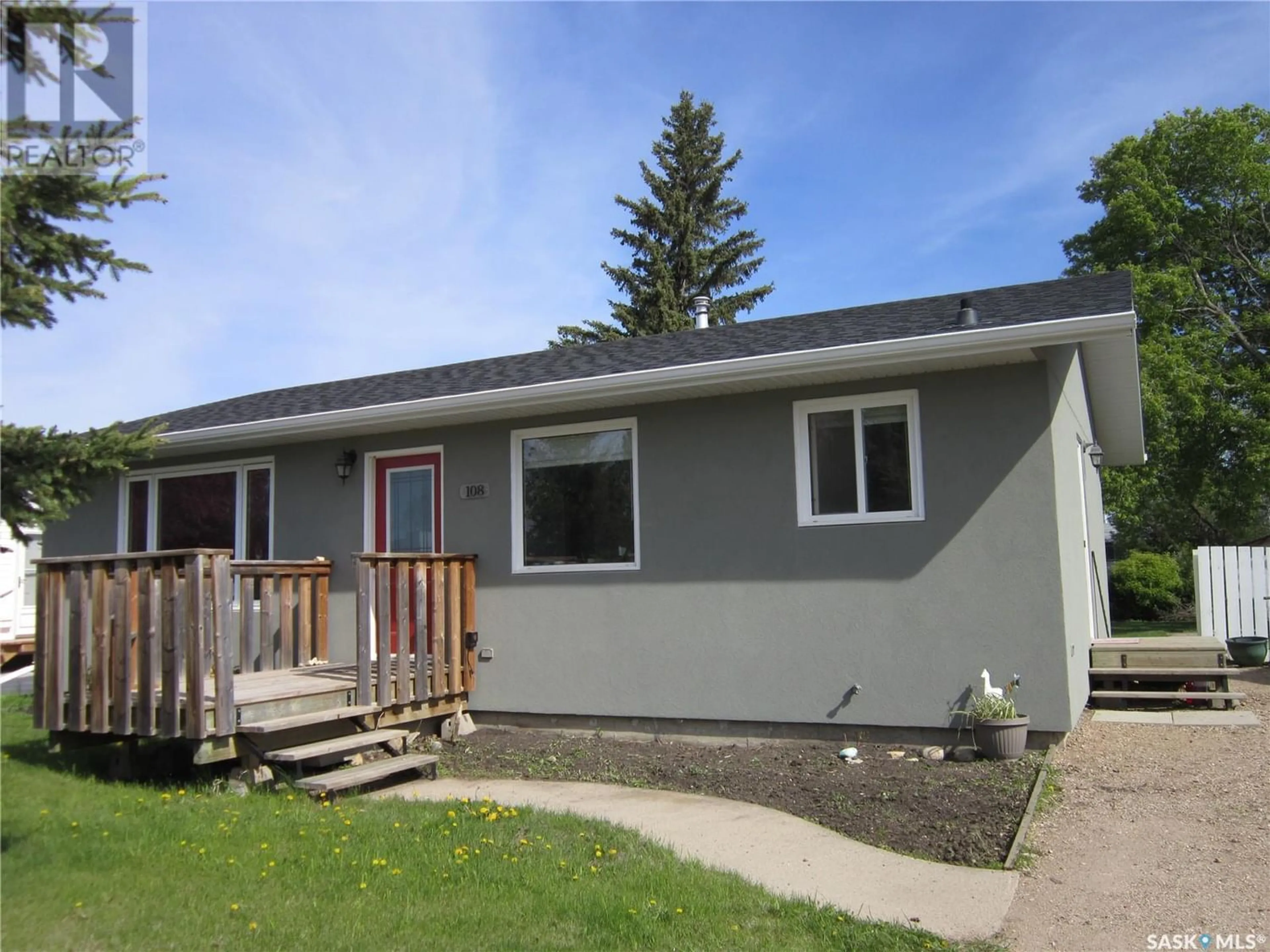 Frontside or backside of a home for 108 Regent STREET, Melfort Saskatchewan S0E1A0