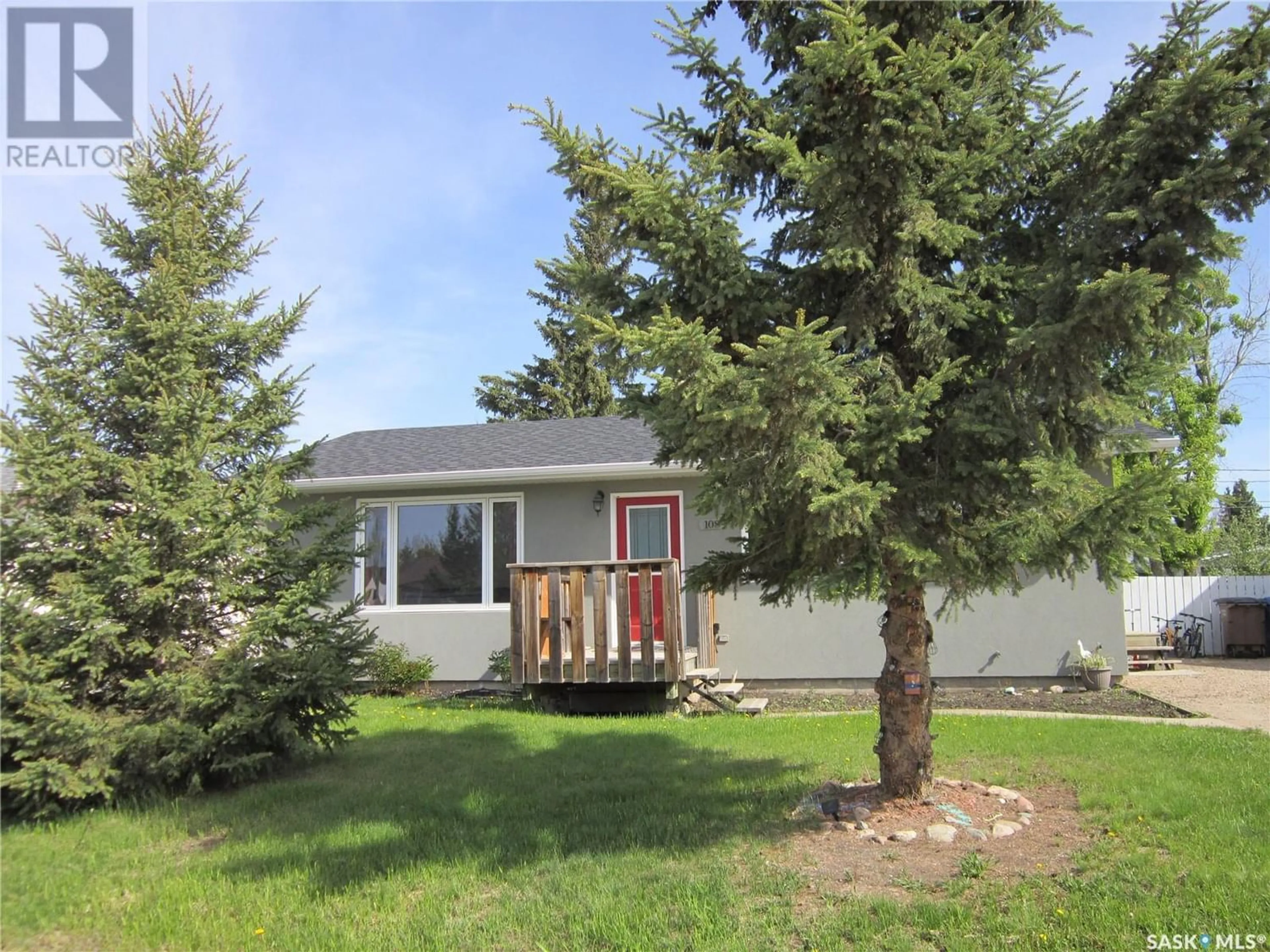 Frontside or backside of a home for 108 Regent STREET, Melfort Saskatchewan S0E1A0