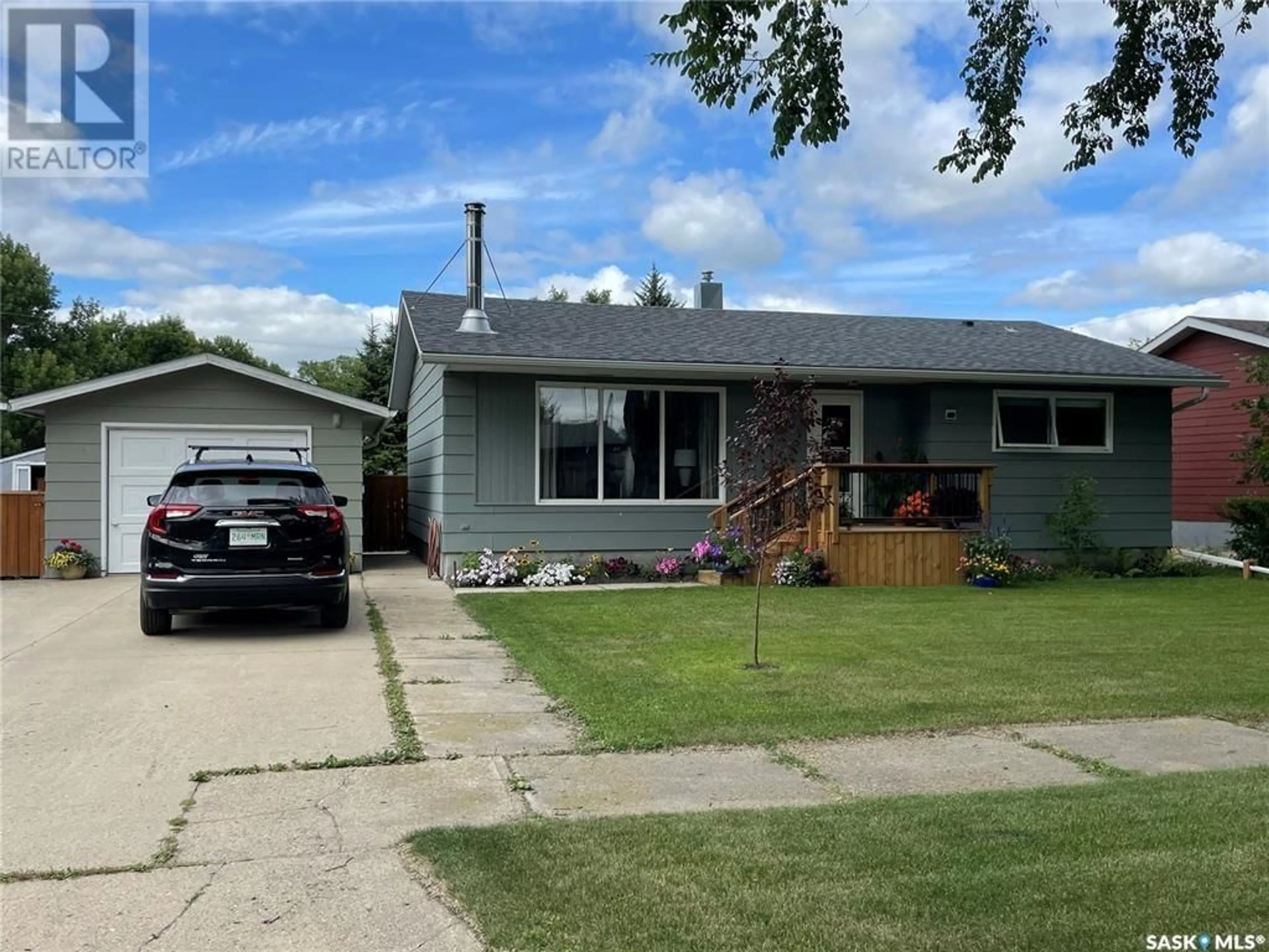 Frontside or backside of a home for 121 Hickling AVENUE, Canora Saskatchewan S0A0L0