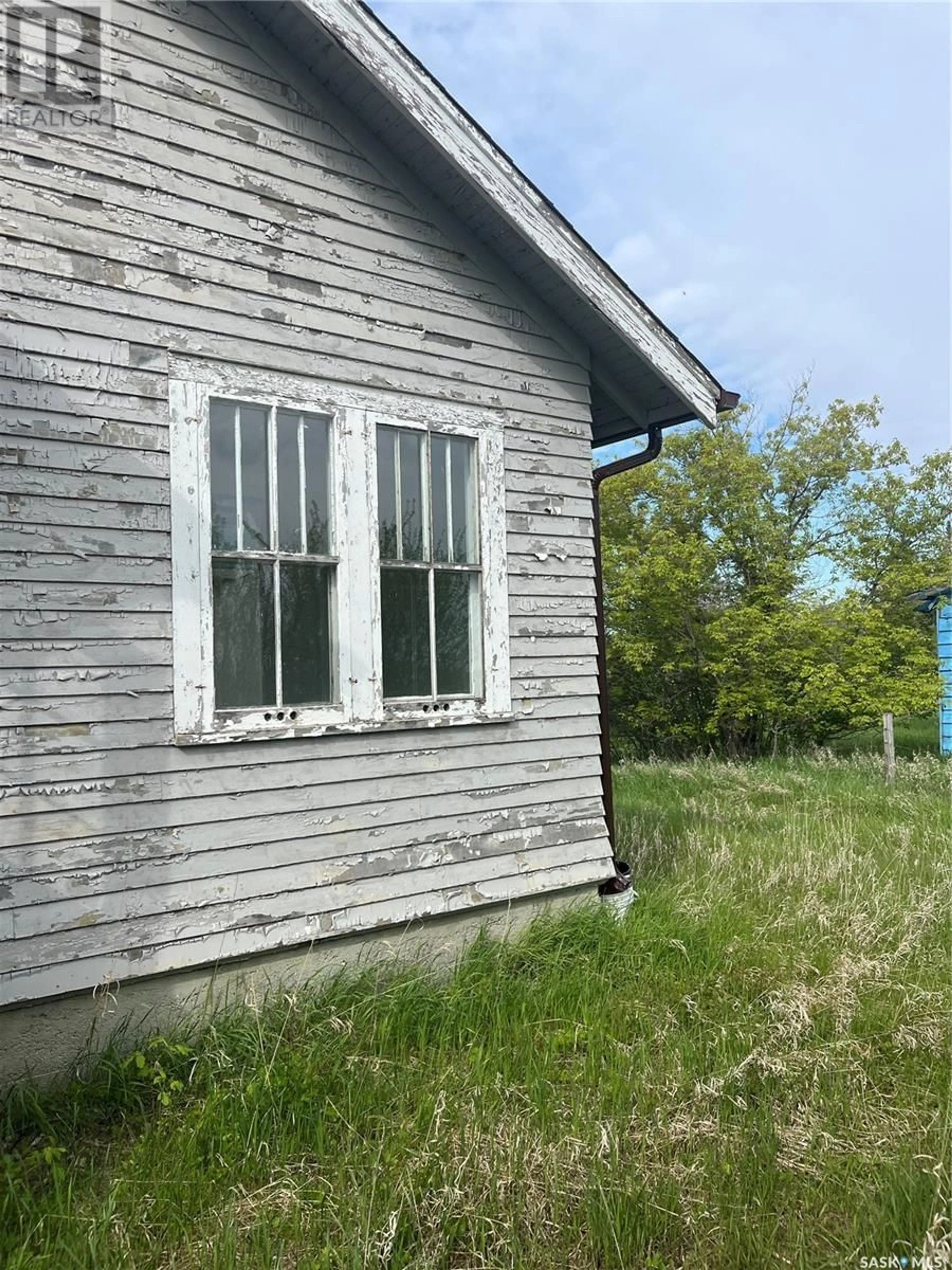 Cottage for 4&5 Railway AVENUE E, Insinger Saskatchewan S0A1L0