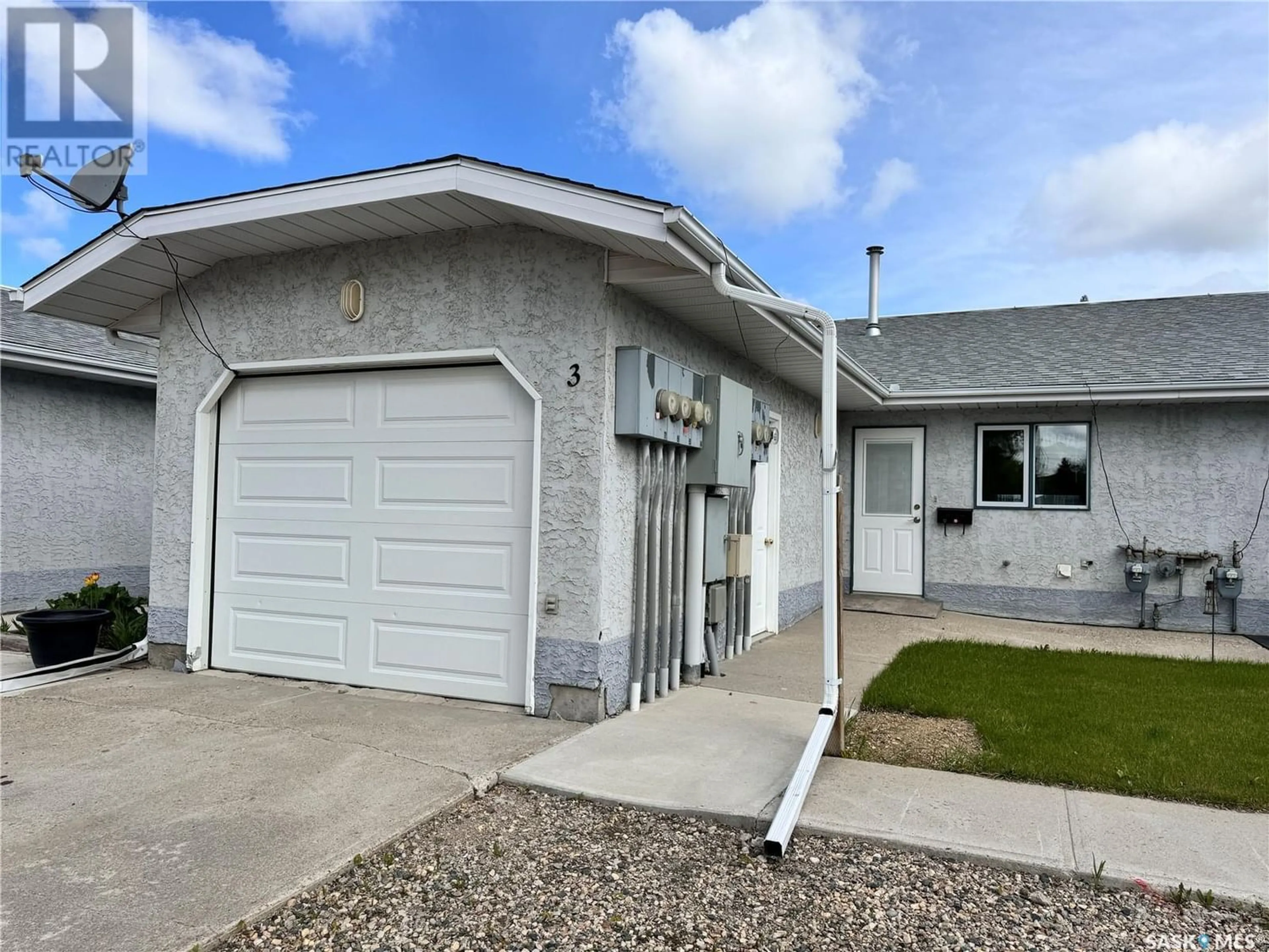 A pic from exterior of the house or condo for 3 209 B AVENUE W, Wynyard Saskatchewan S0A4T0