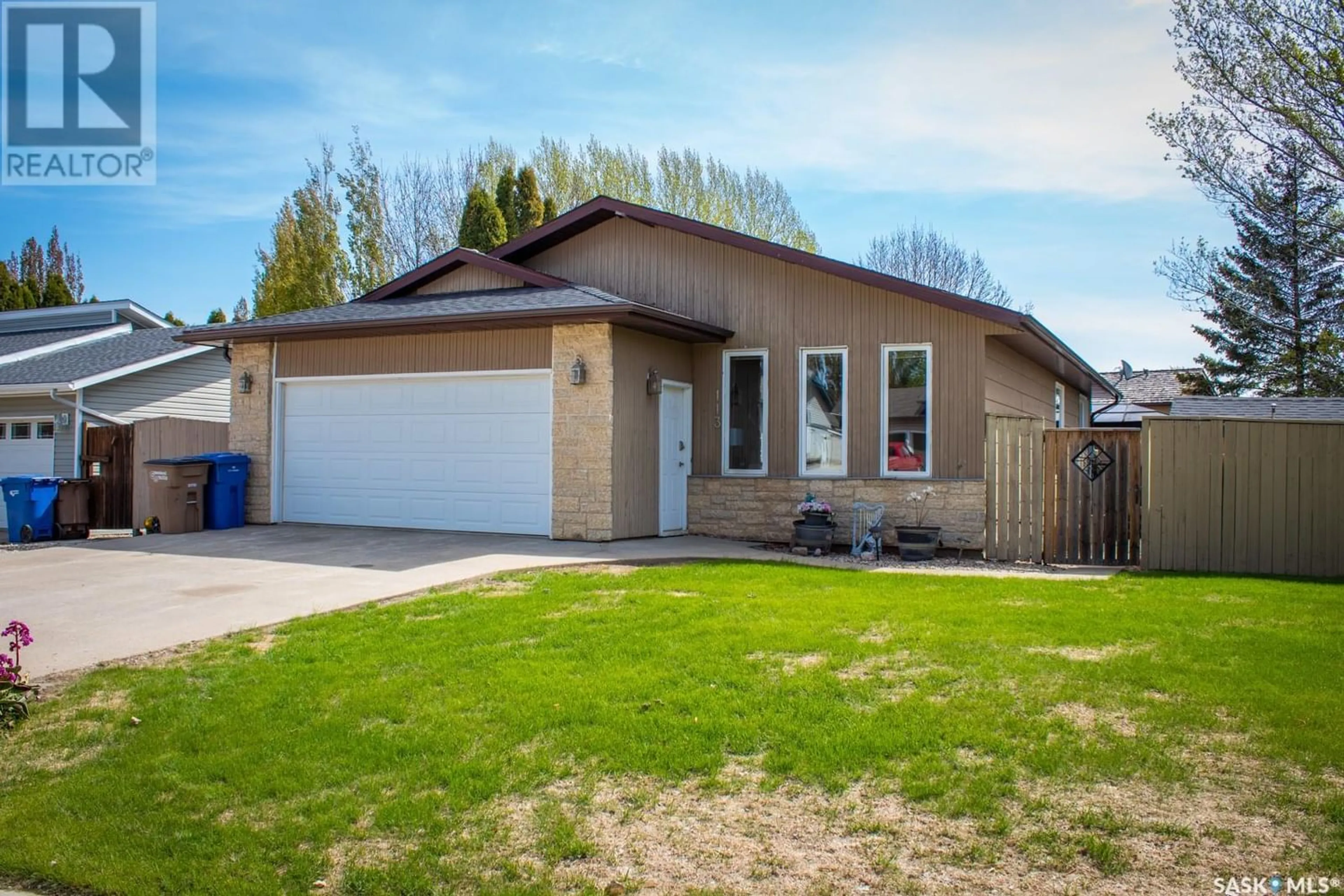 Frontside or backside of a home for 113 Hutcheson STREET, Melfort Saskatchewan S0E1A0