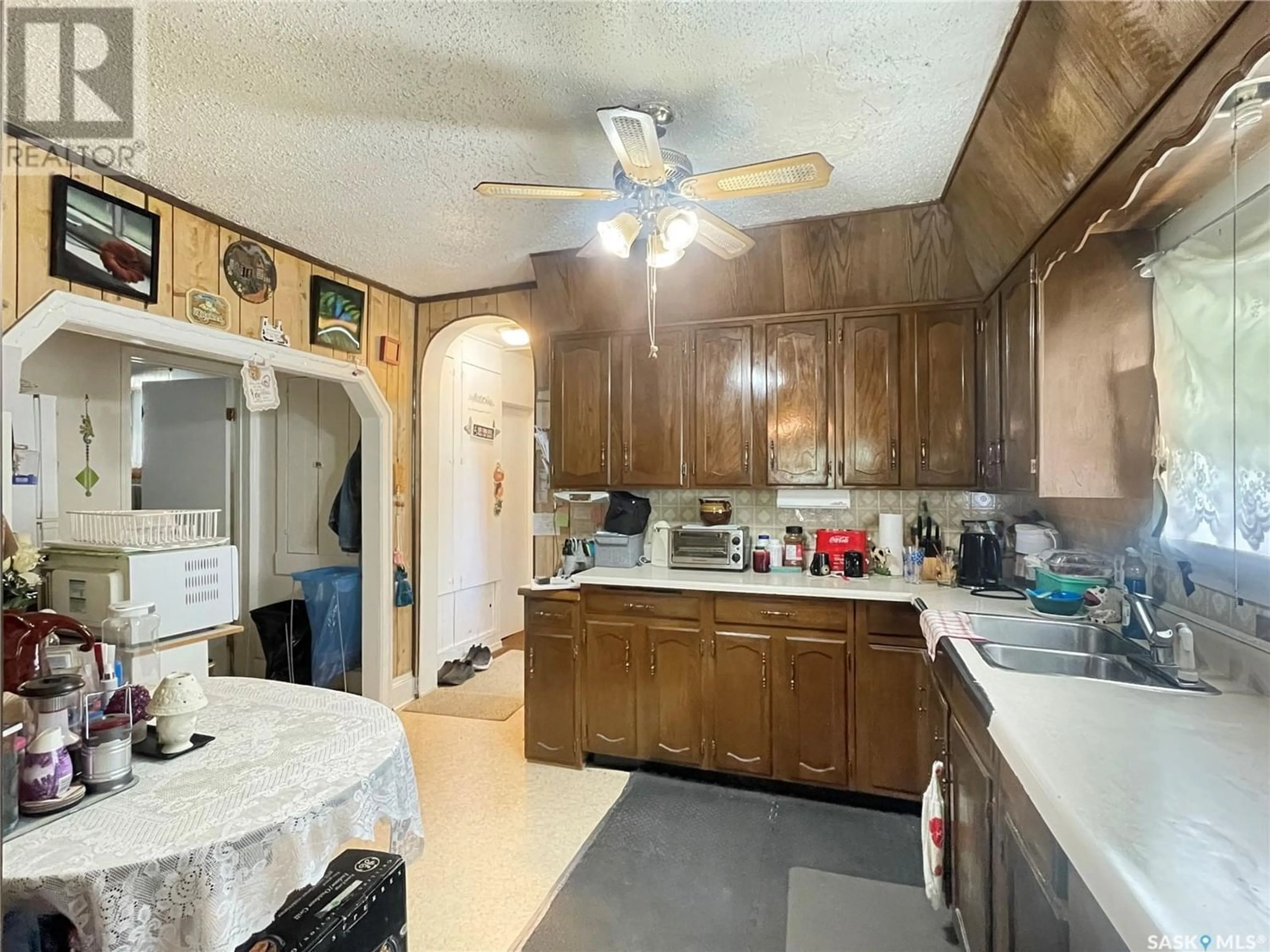 Kitchen for 902 109th STREET, North Battleford Saskatchewan S9A2E2