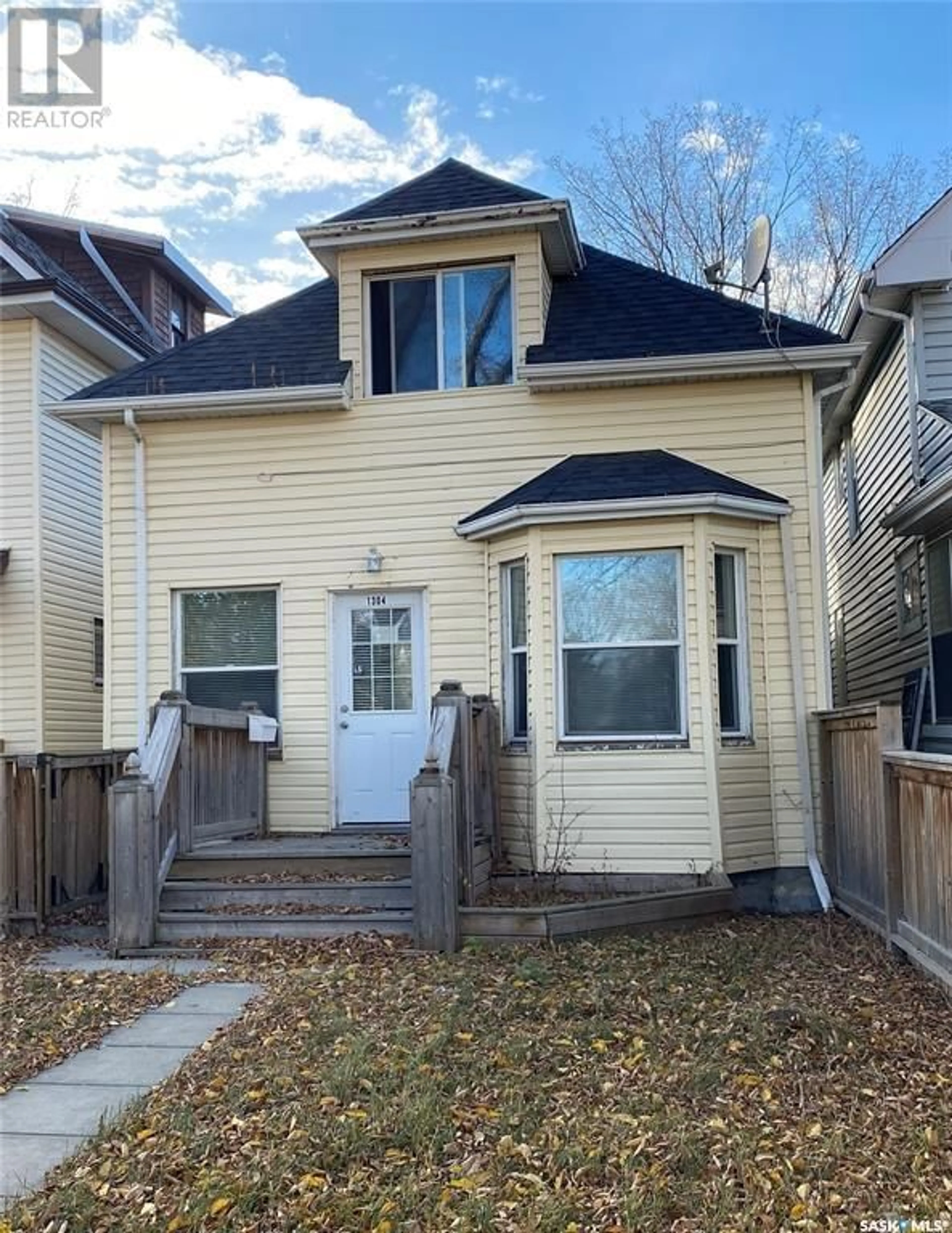 Frontside or backside of a home for 1304 Cameron STREET, Regina Saskatchewan S4T2T3