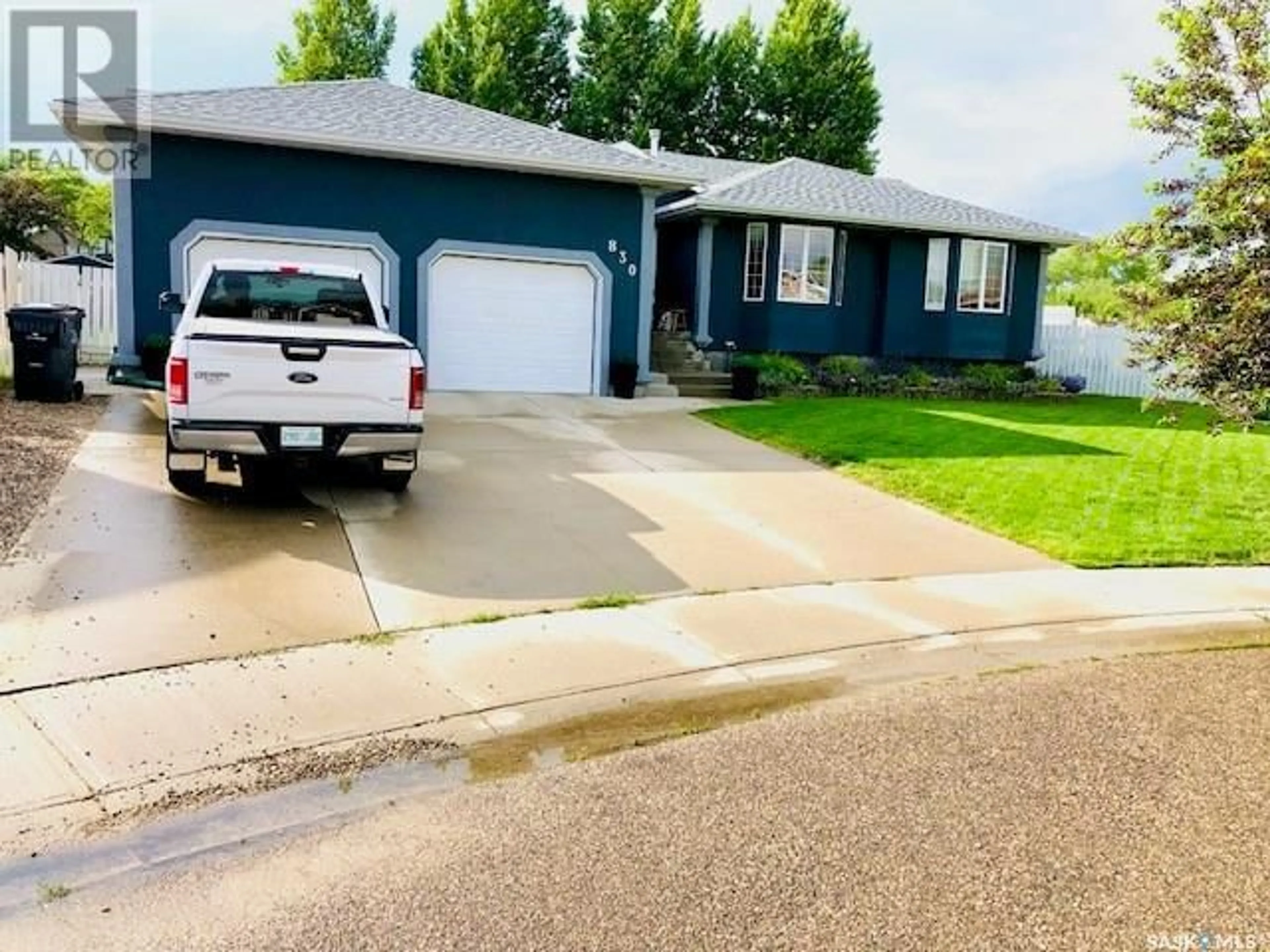 Frontside or backside of a home for 830 Wallman PLACE, Swift Current Saskatchewan S9H5C1