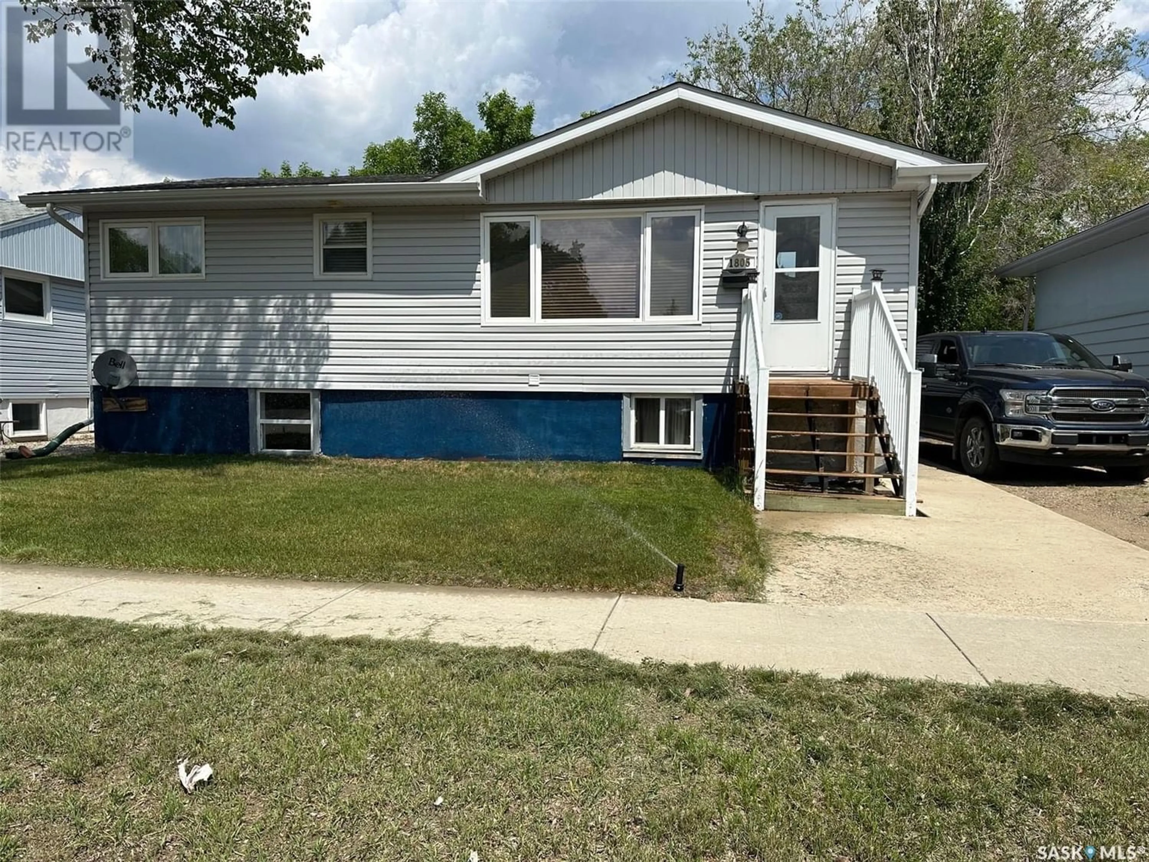 Frontside or backside of a home for 1805 2nd STREET, Estevan Saskatchewan S4A0N5