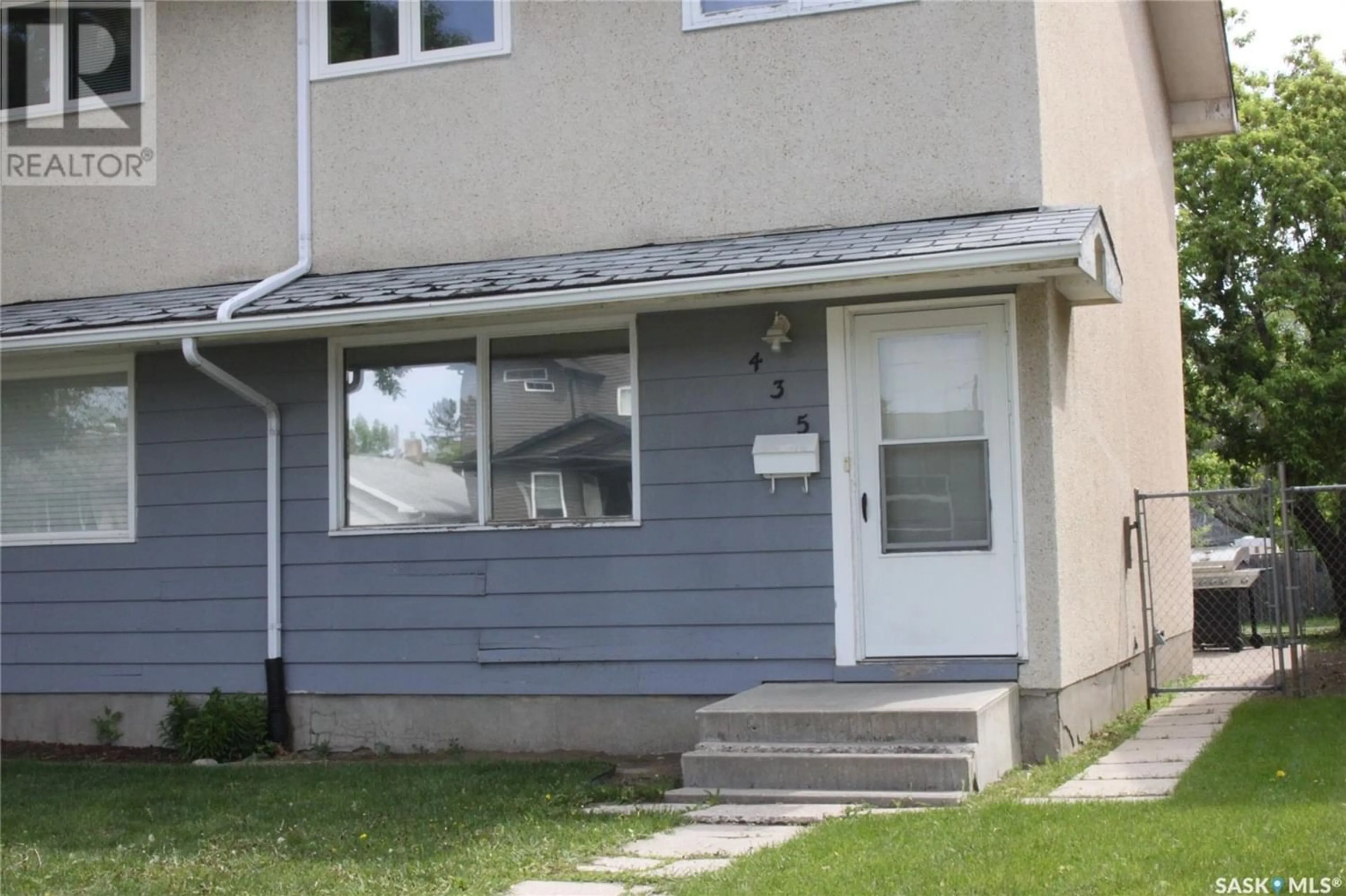 A pic from exterior of the house or condo for 435 Arthur STREET, Regina Saskatchewan S4R4X5