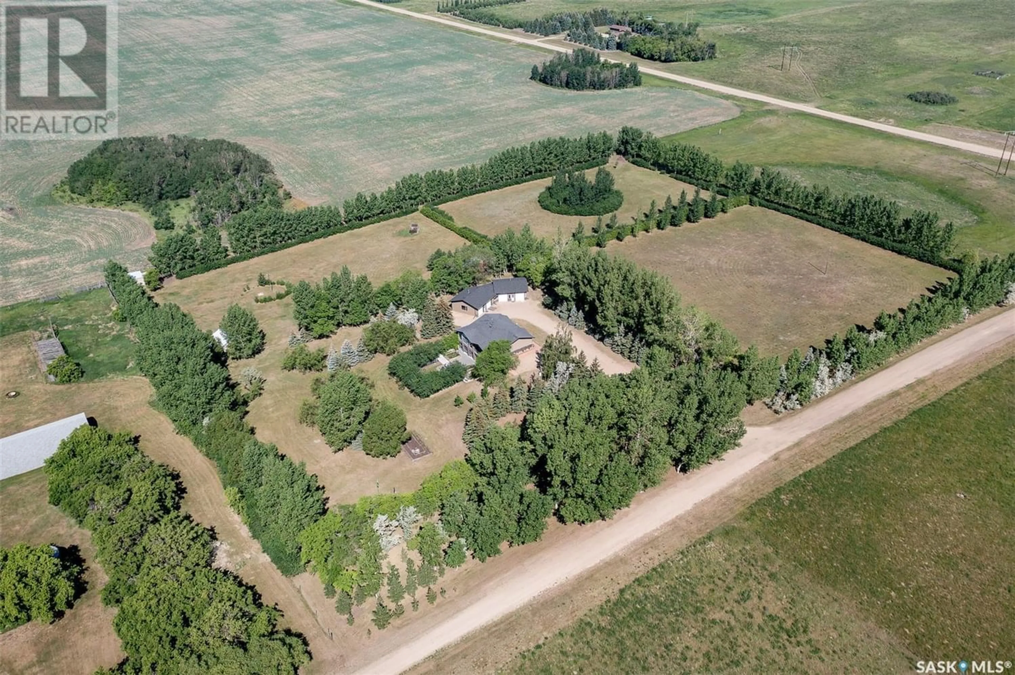 Cottage for Pawluk Acreage, Corman Park Rm No. 344 Saskatchewan S7K3J8