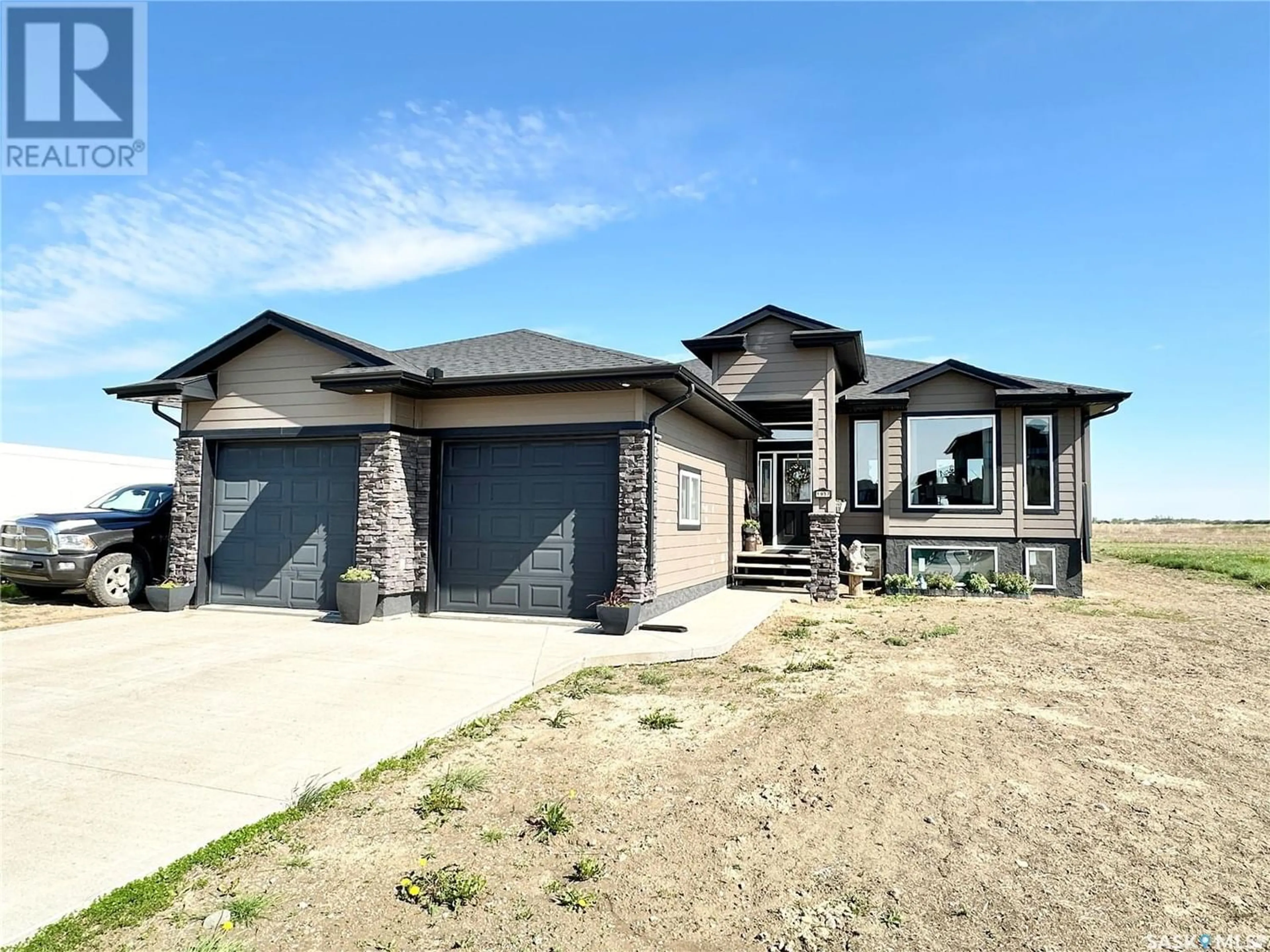 Frontside or backside of a home for 1937 Coteau AVENUE, Weyburn Saskatchewan S4H3A2