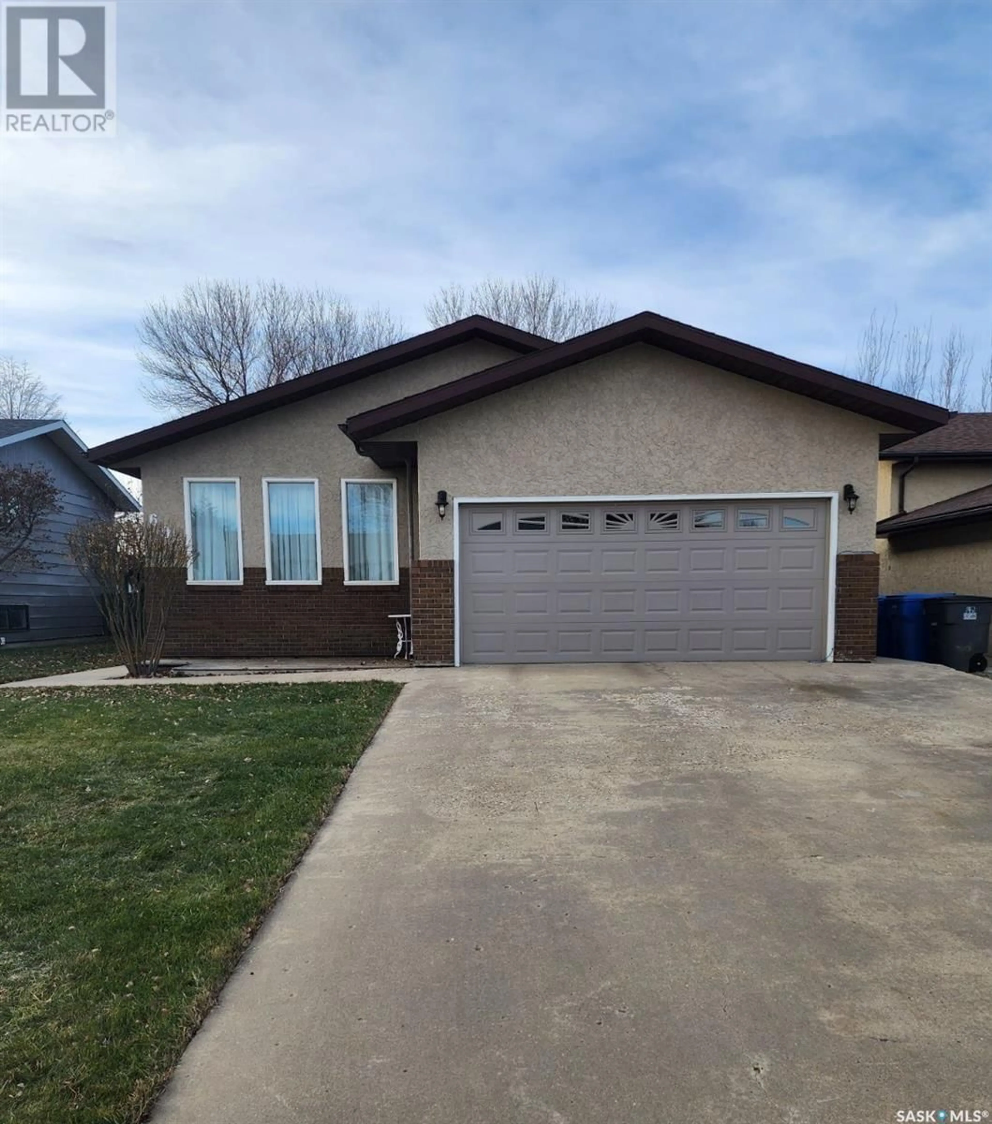 Frontside or backside of a home for 607 Orlowski AVENUE, Estevan Saskatchewan S4A2K7