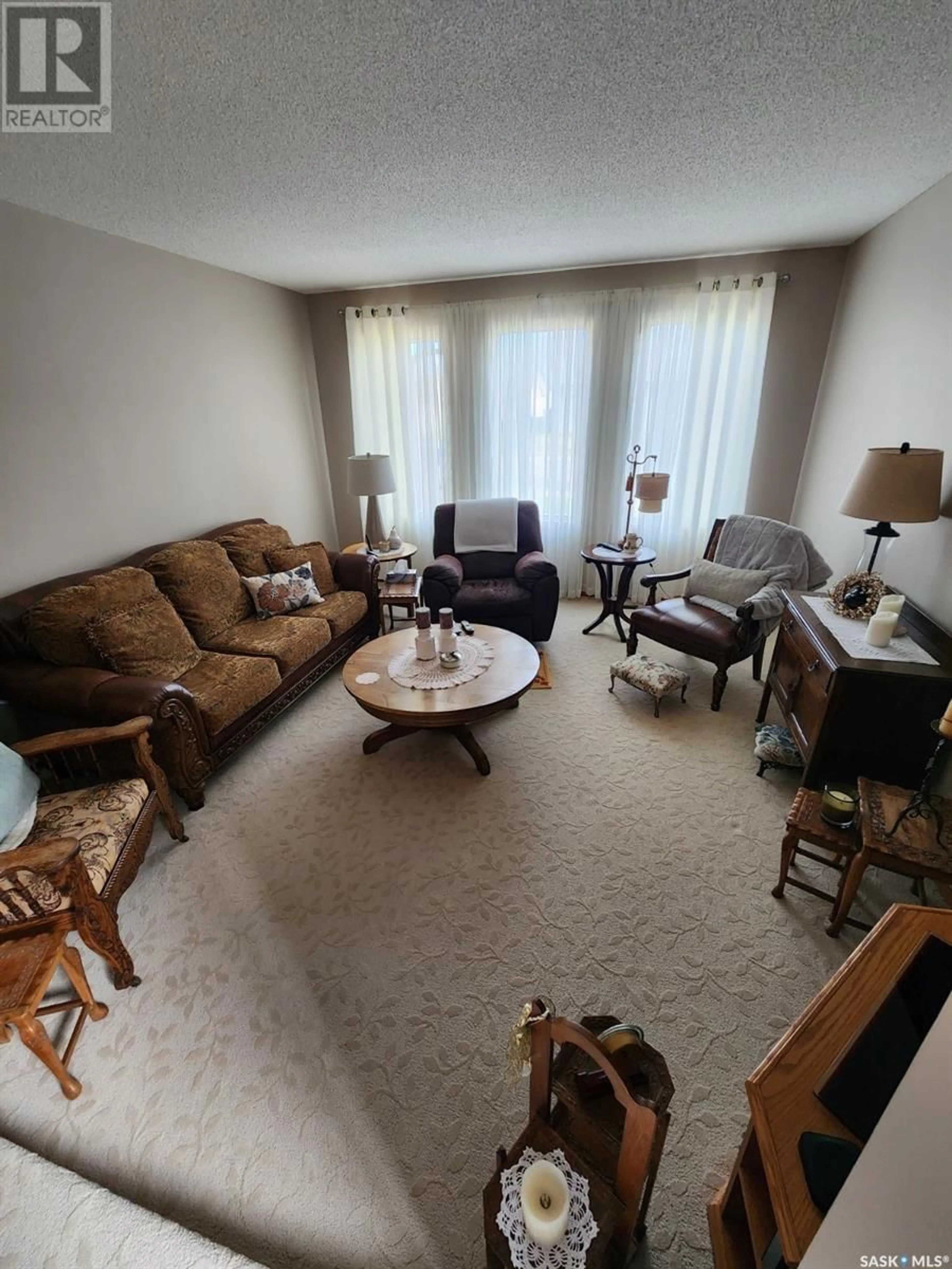 Living room for 607 Orlowski AVENUE, Estevan Saskatchewan S4A2K7