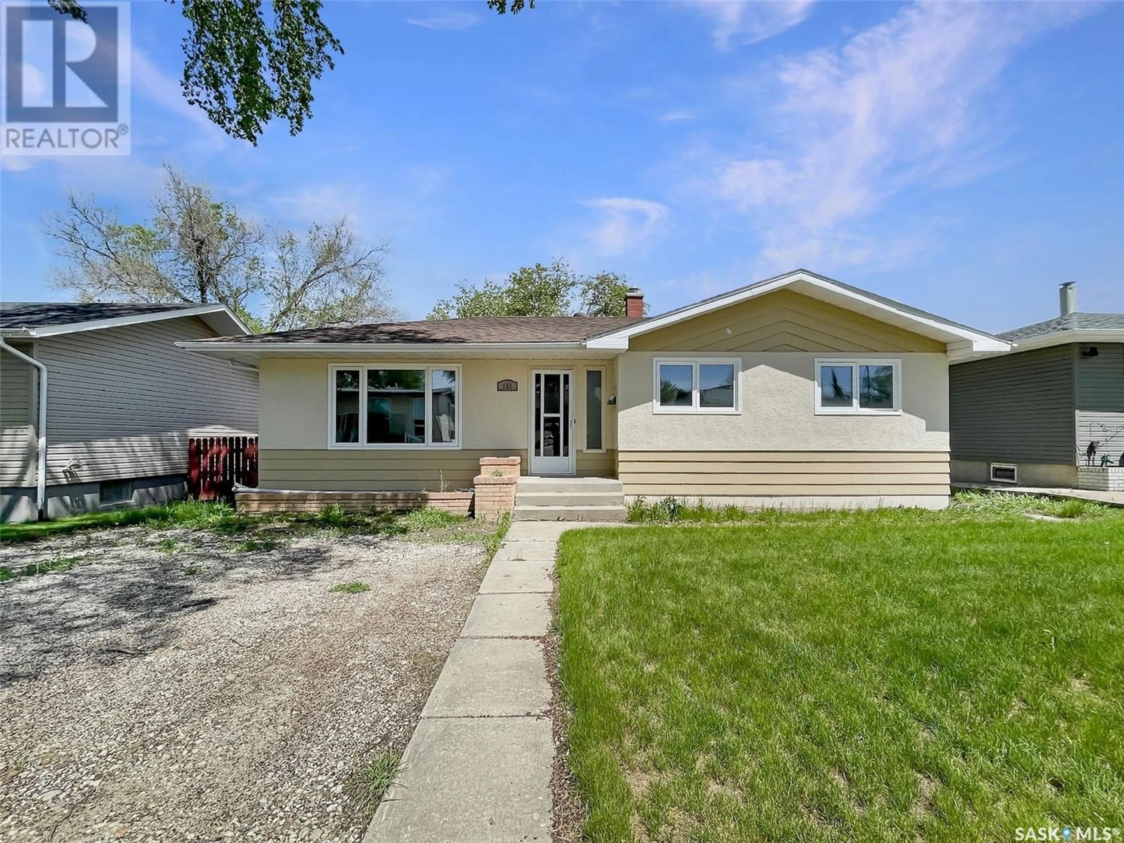 Frontside or backside of a home for 121 Allen DRIVE, Swift Current Saskatchewan S9H3A2